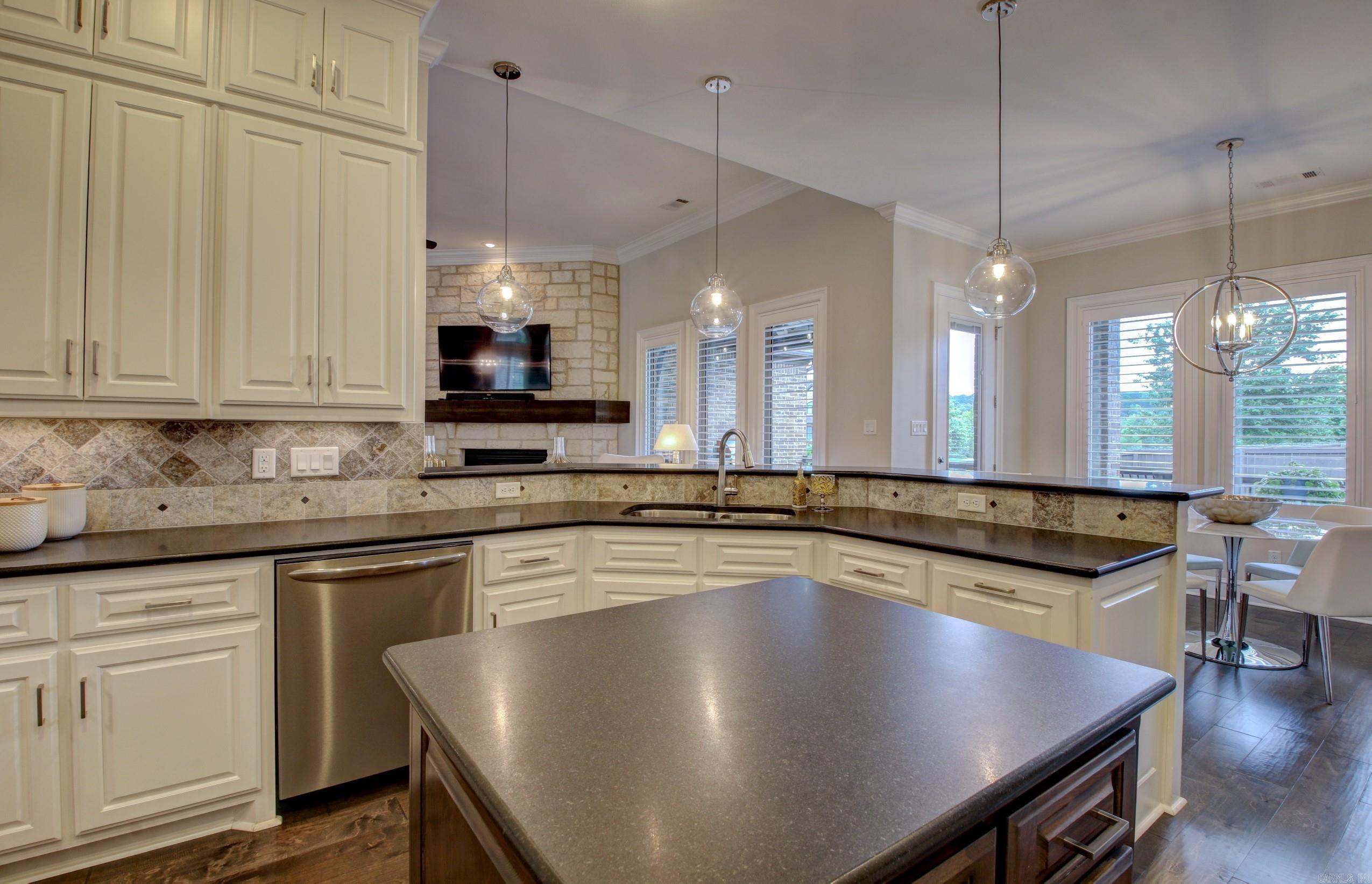 WESTSHORE ADDN HURRICANE LAKE ES - Residential