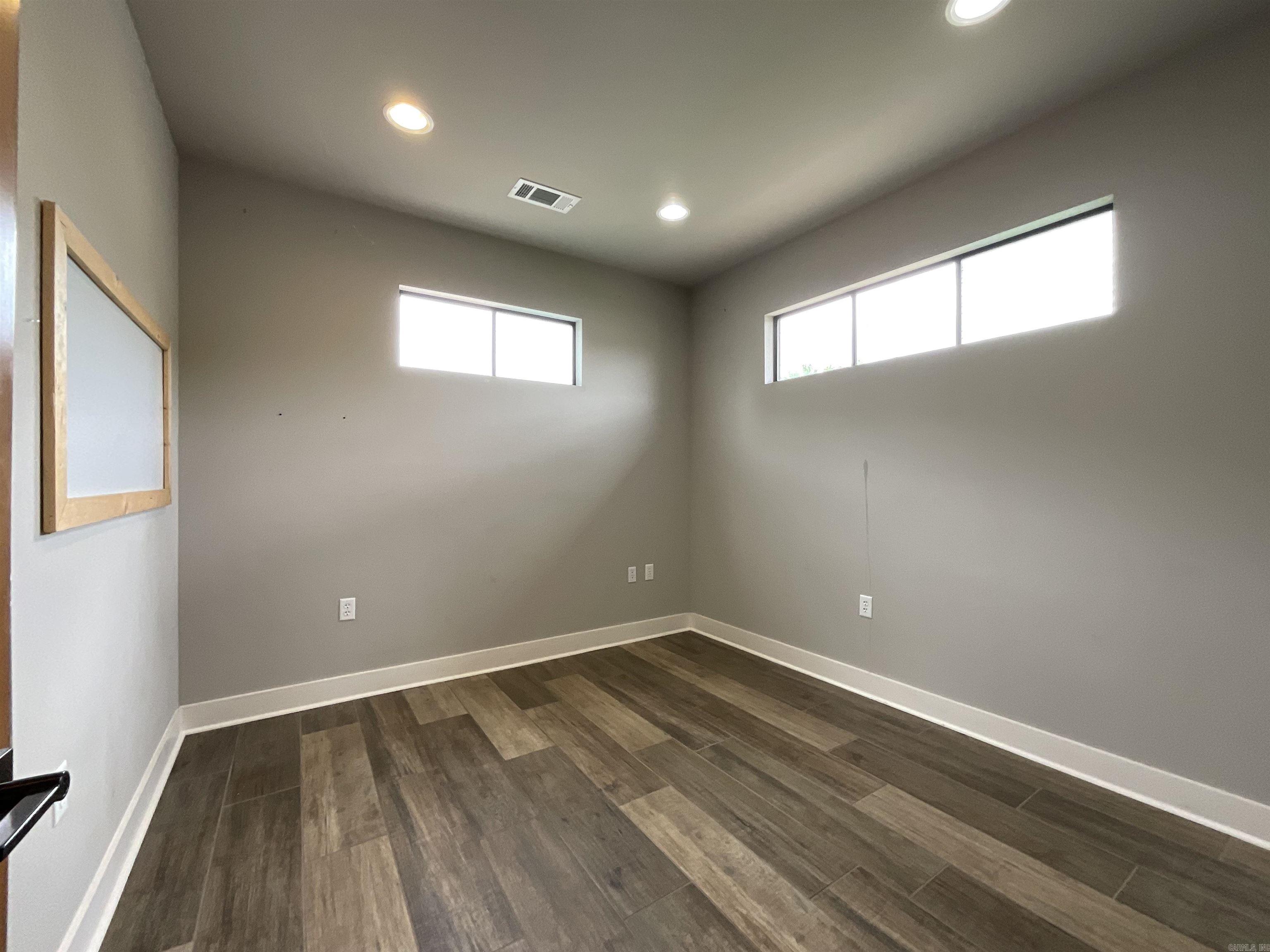 Metropolitan Commercial Estate - Commercial Sale