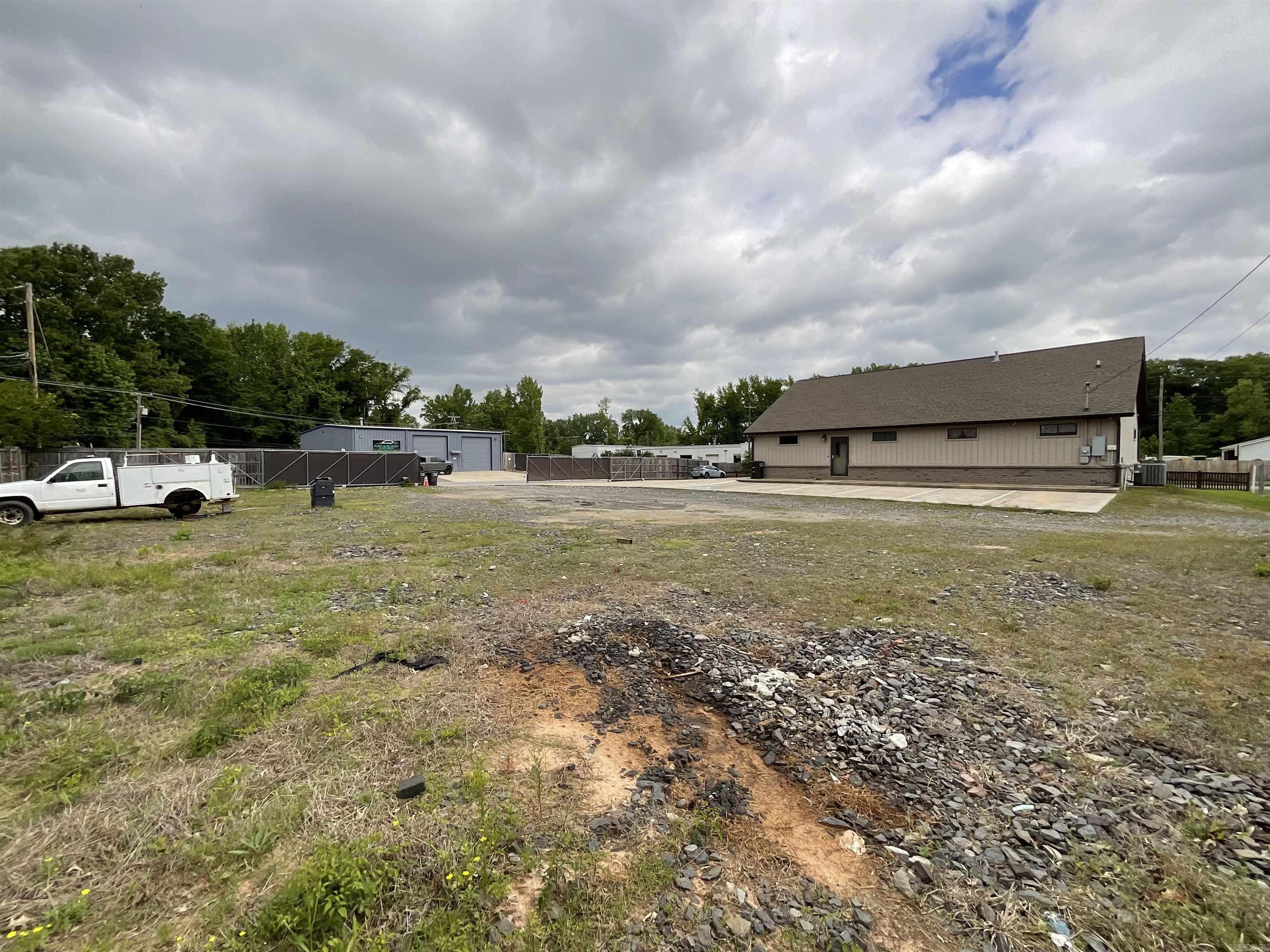 Metropolitan Commercial Estate - Commercial Sale