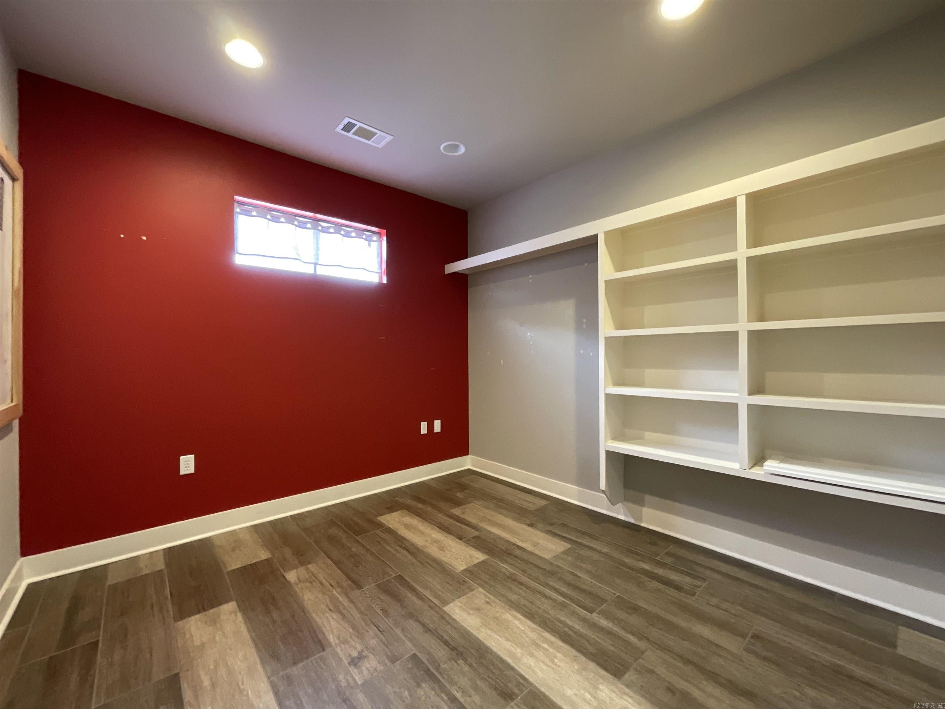 Metropolitan Commercial Estate - Commercial Sale