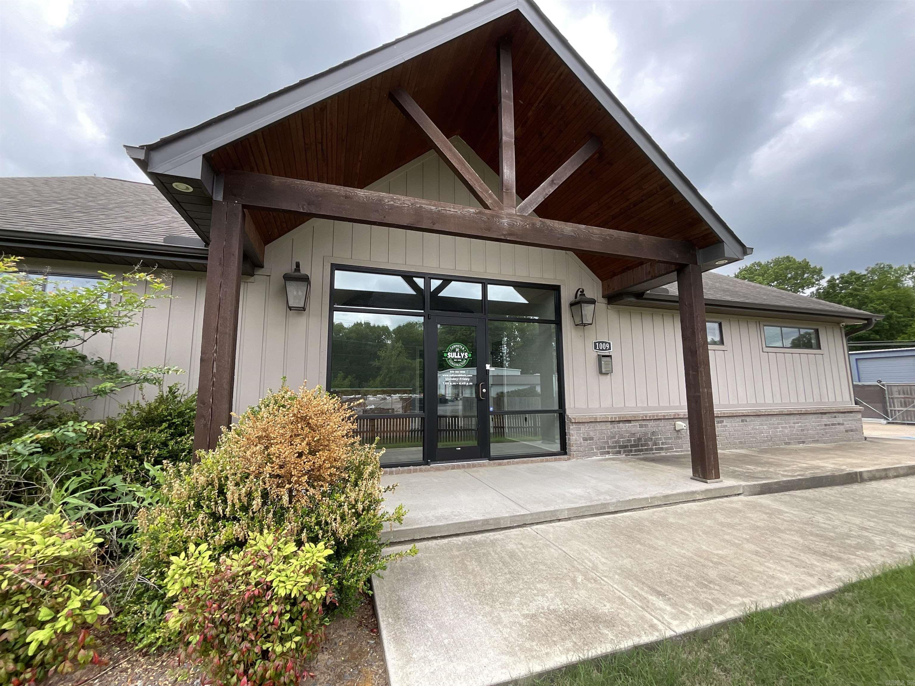 Metropolitan Commercial Estate - Commercial Sale