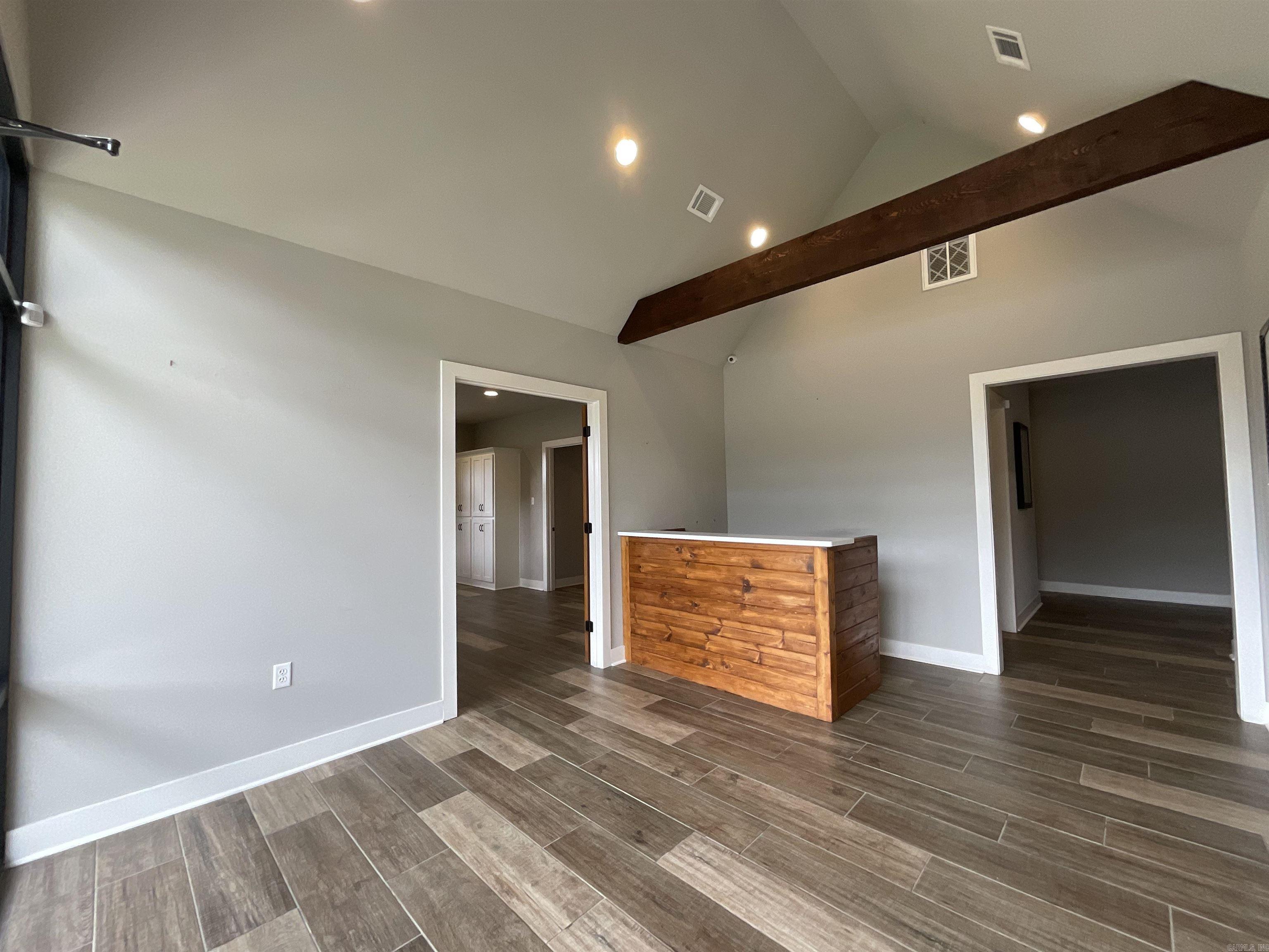 Metropolitan Commercial Estate - Commercial Sale