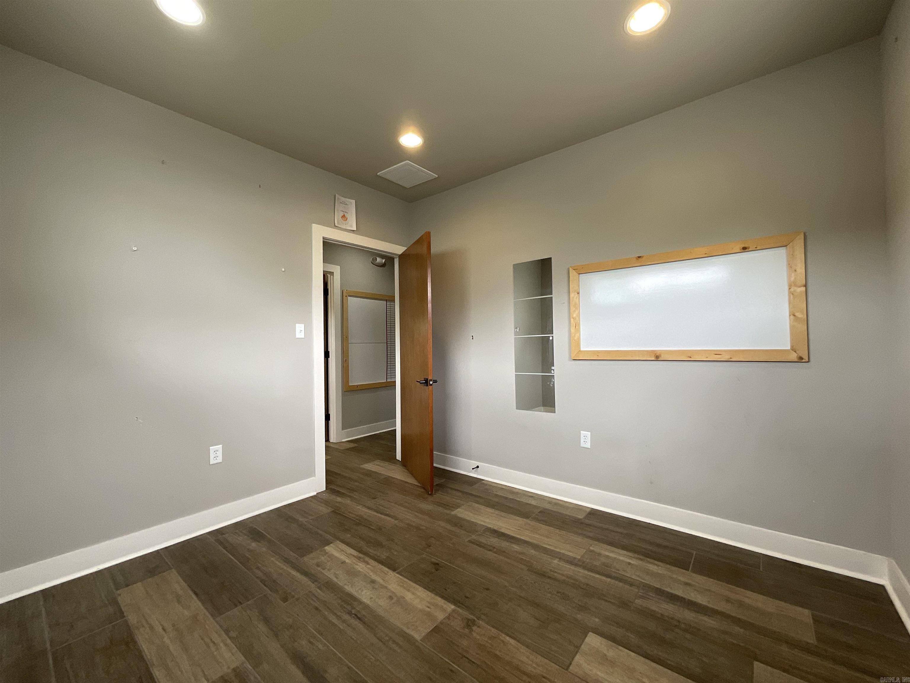 Metropolitan Commercial Estate - Commercial Sale