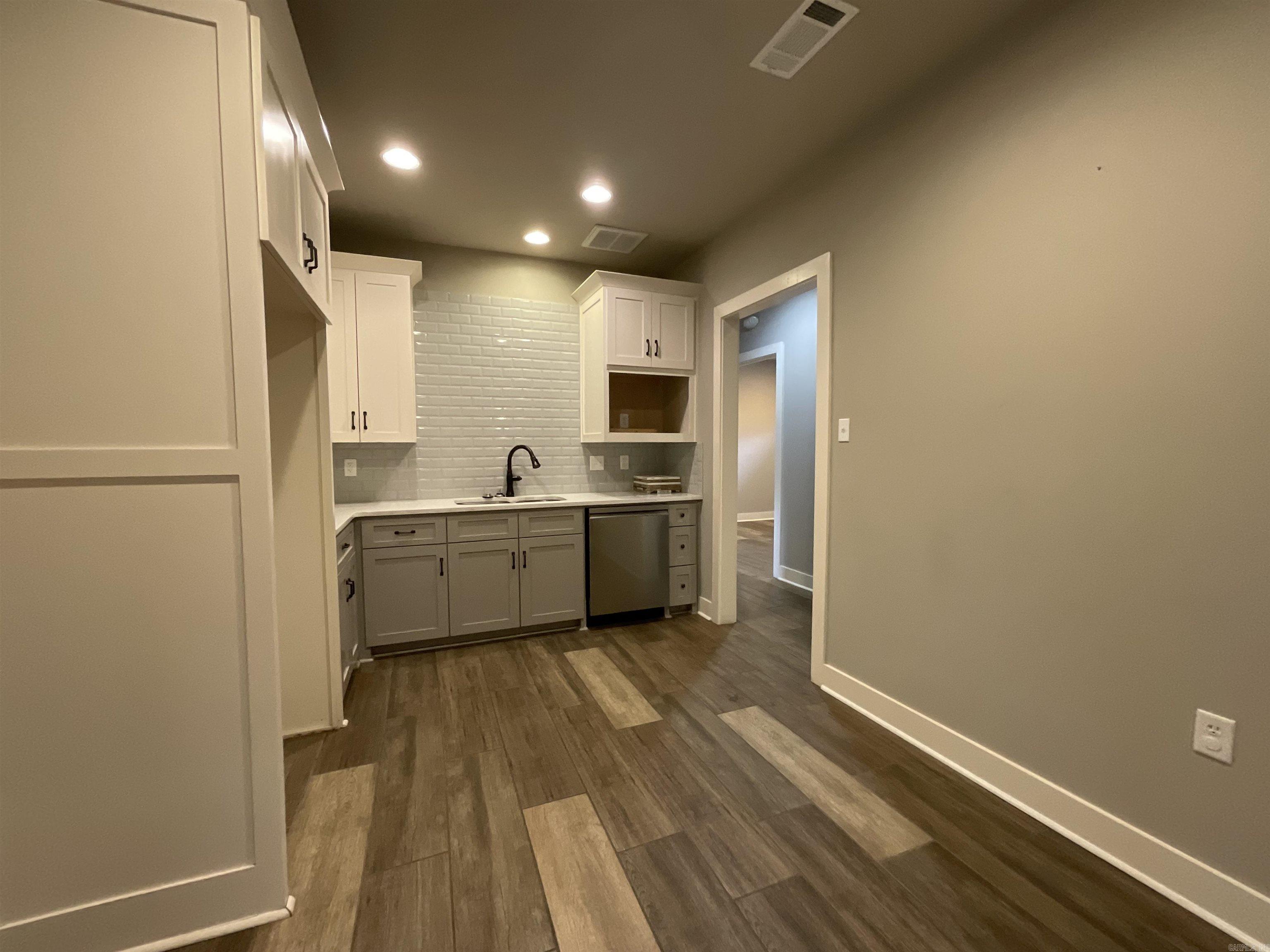 Metropolitan Commercial Estate - Commercial Sale