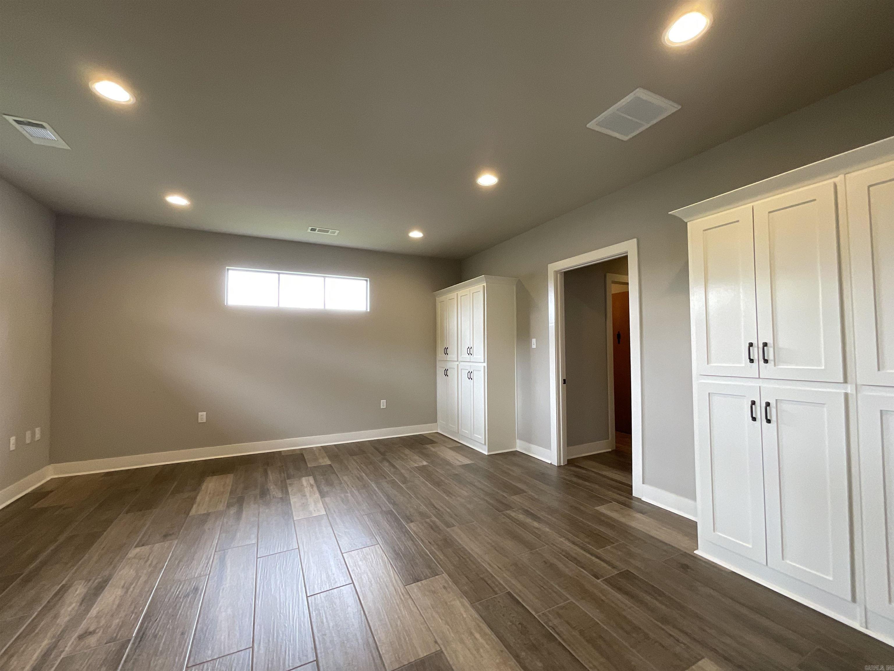 Metropolitan Commercial Estate - Commercial Sale