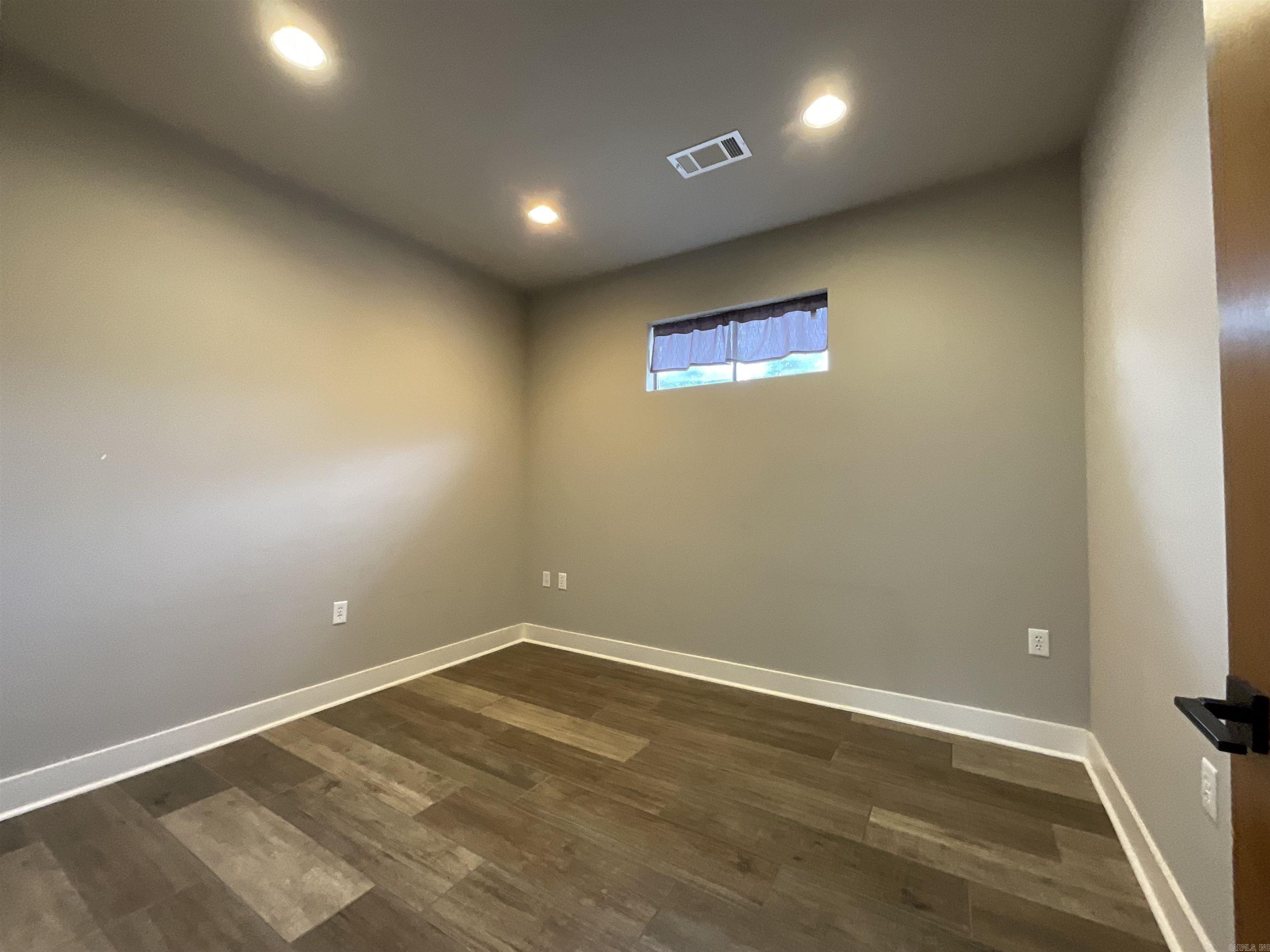 Metropolitan Commercial Estate - Commercial Sale