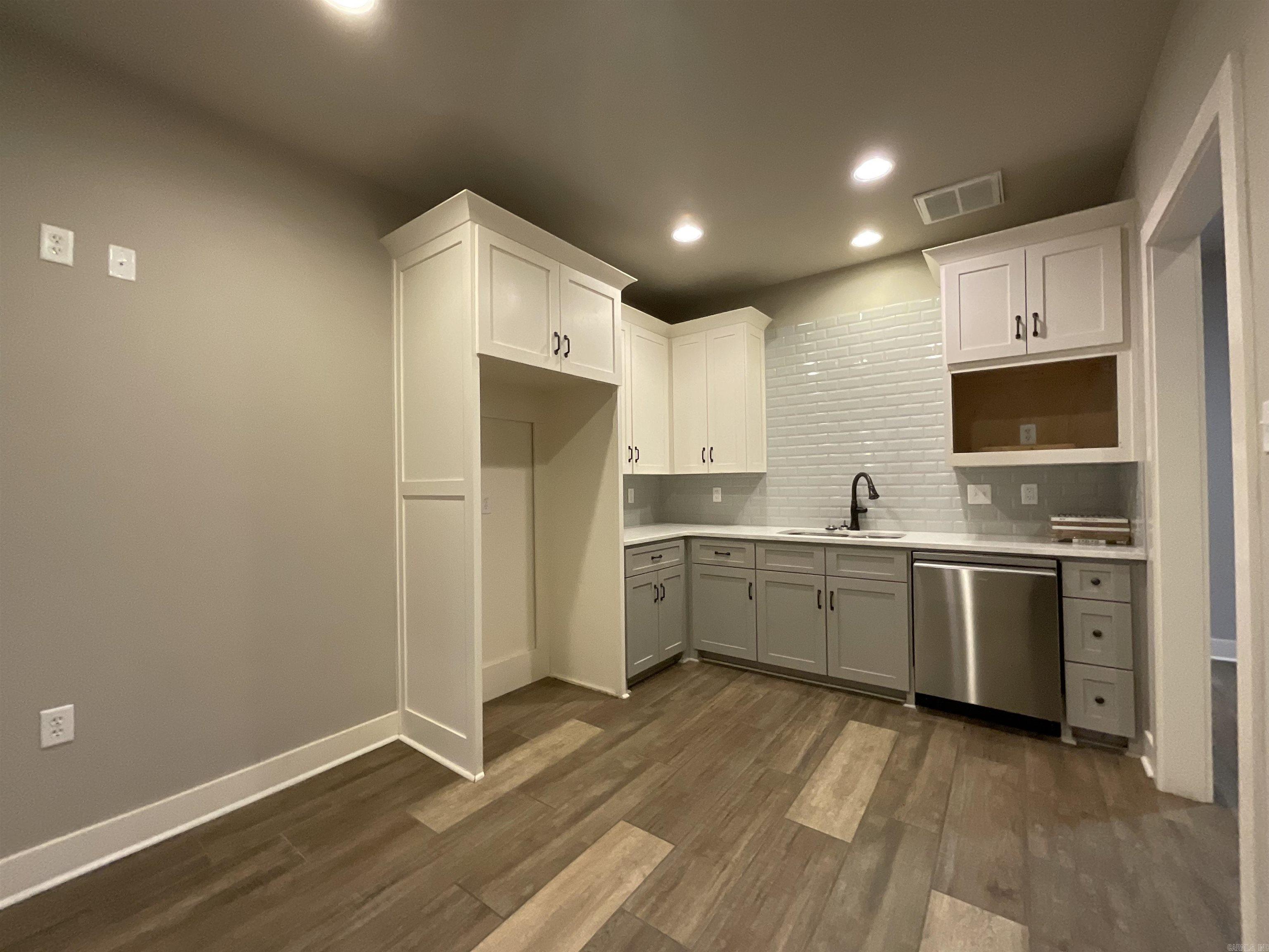 Metropolitan Commercial Estate - Commercial Sale