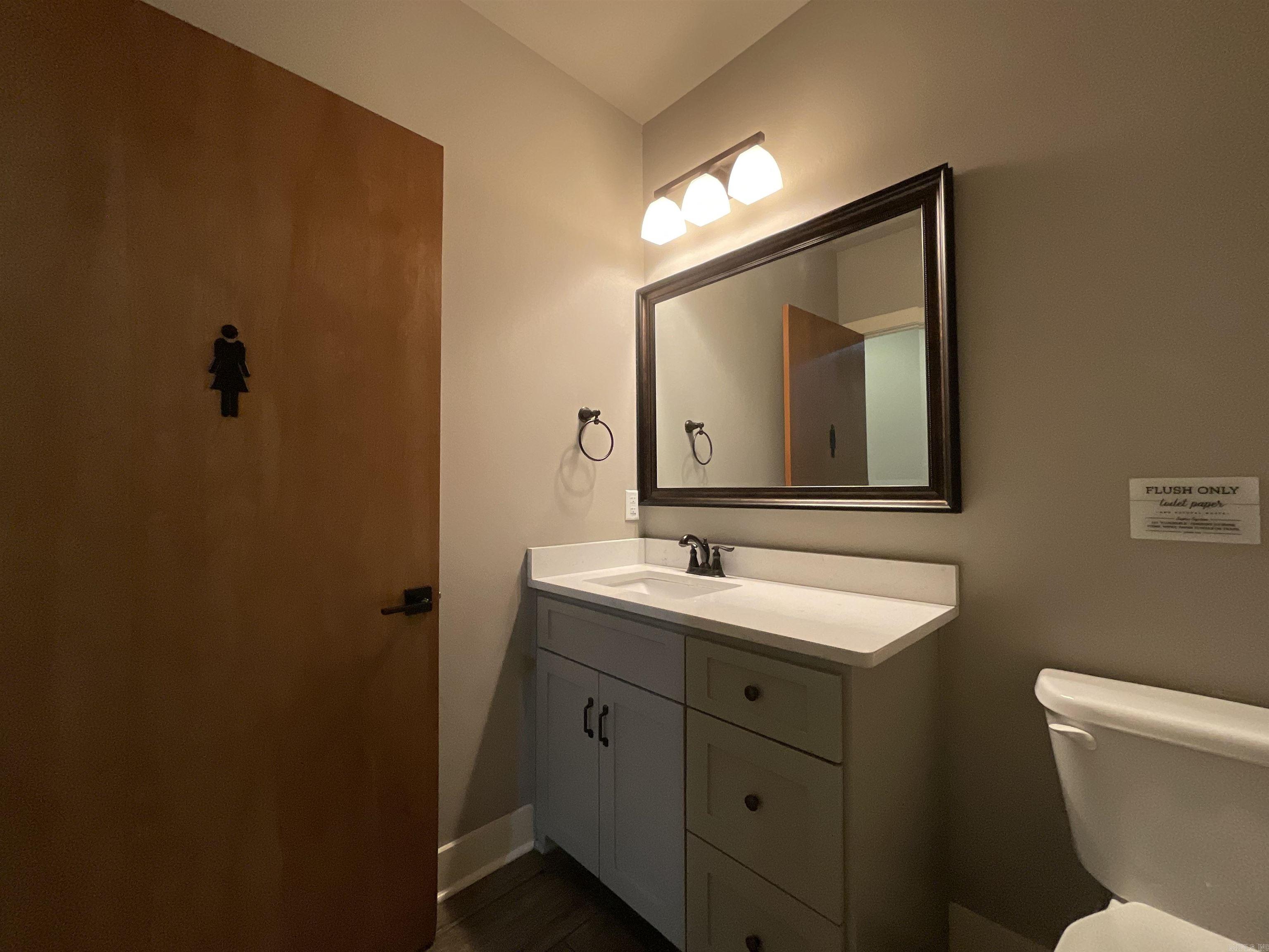 Metropolitan Commercial Estate - Commercial Sale