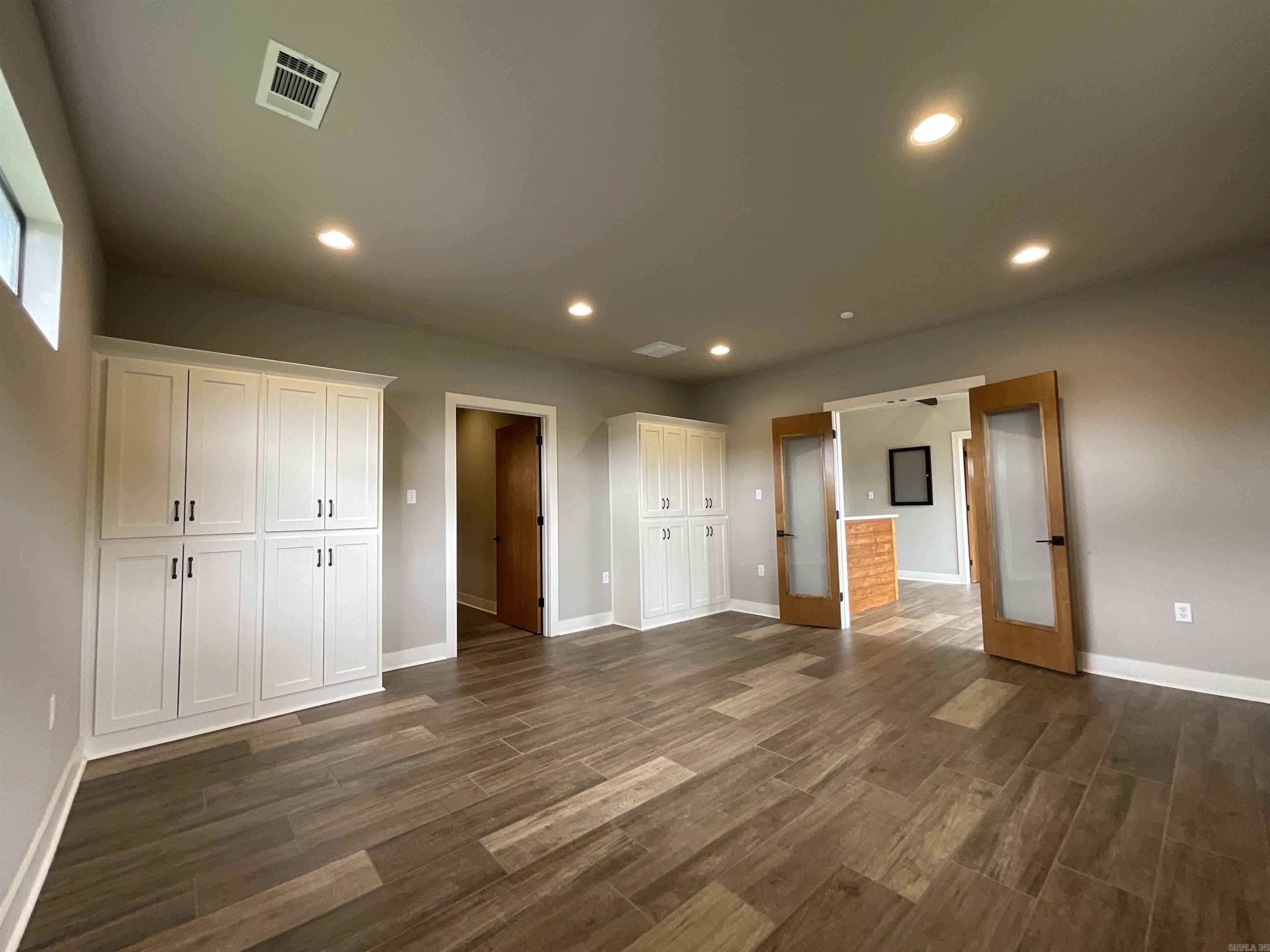 Metropolitan Commercial Estate - Commercial Sale