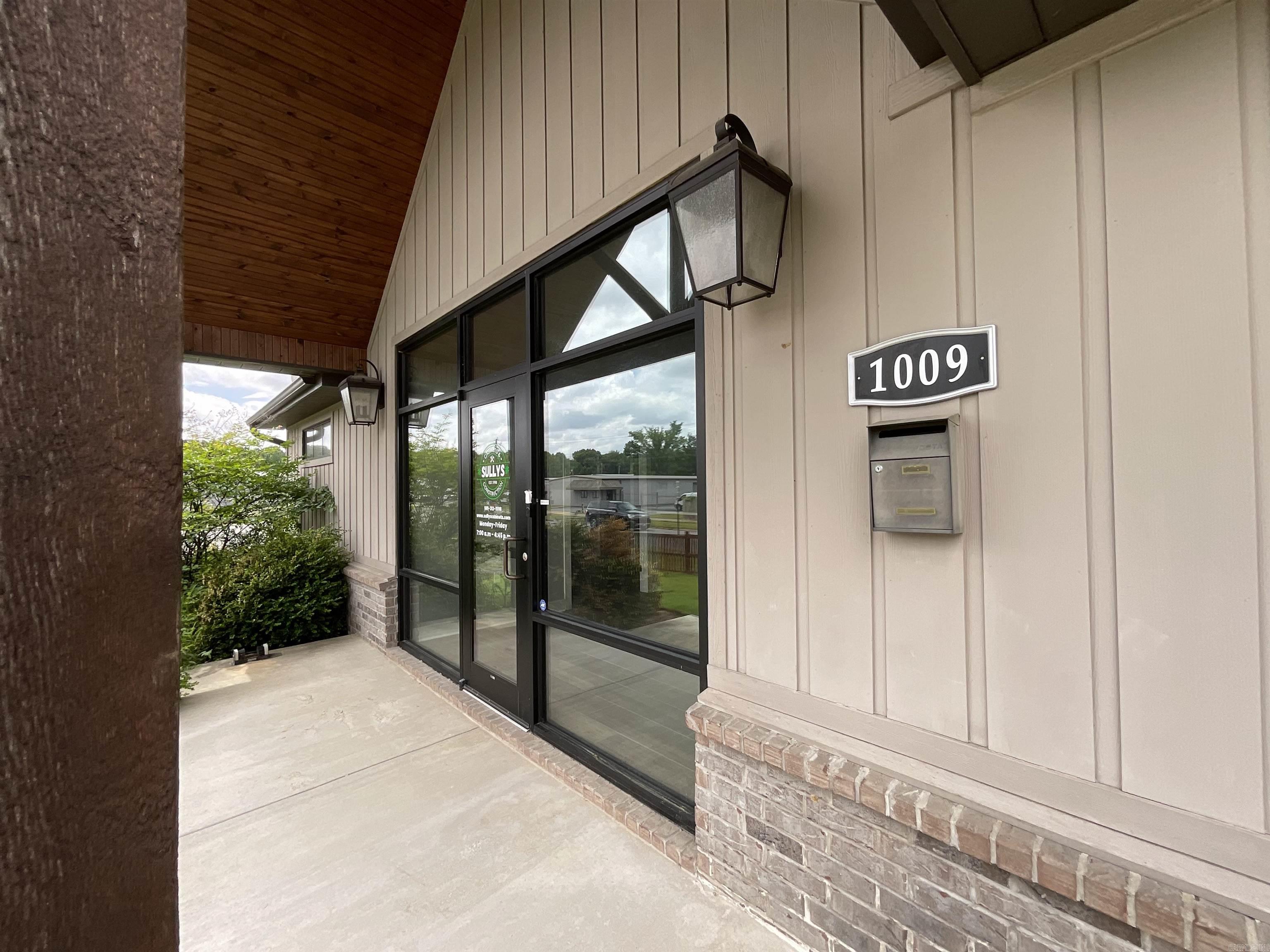 Metropolitan Commercial Estate - Commercial Sale