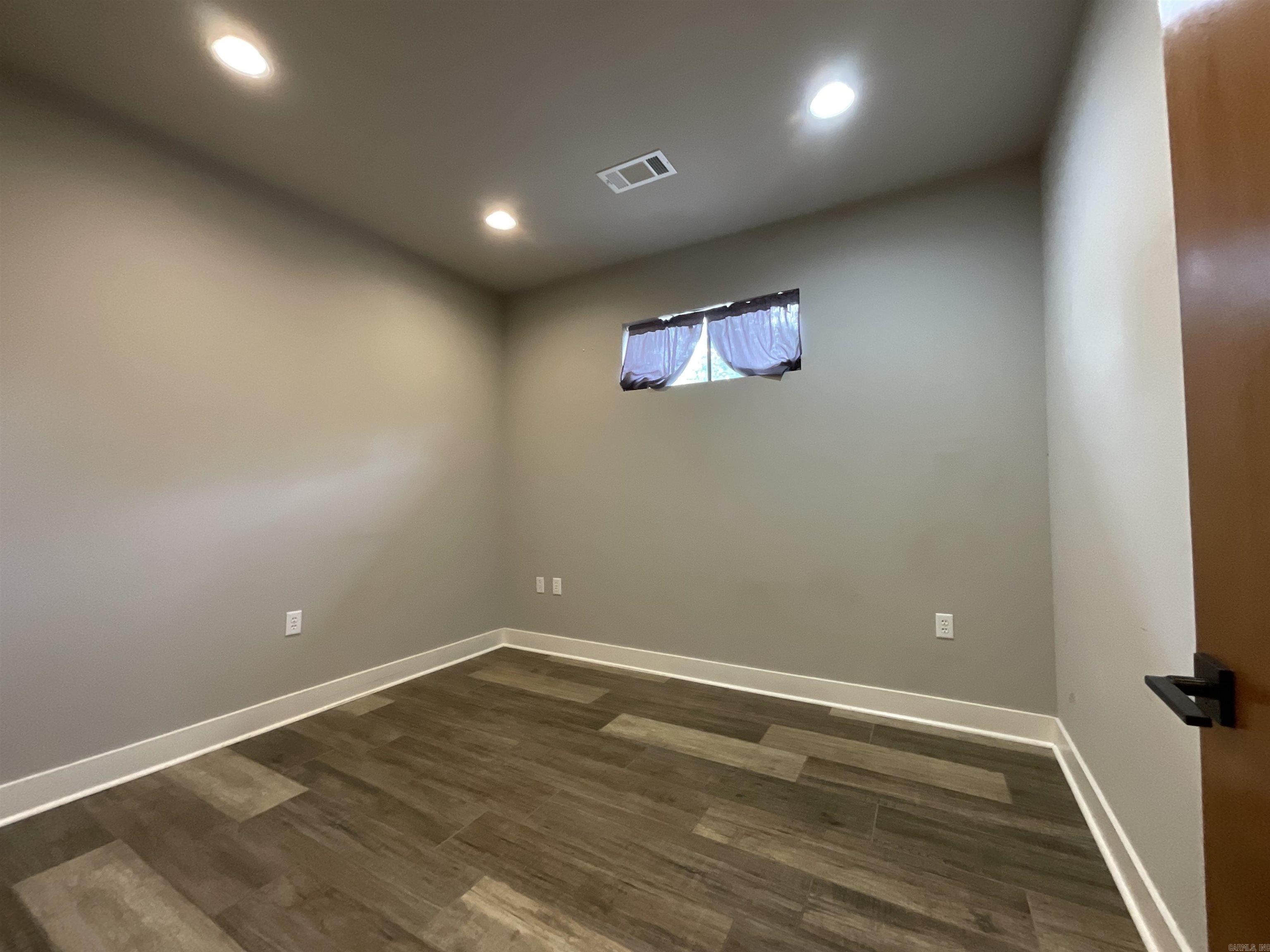 Metropolitan Commercial Estate - Commercial Sale