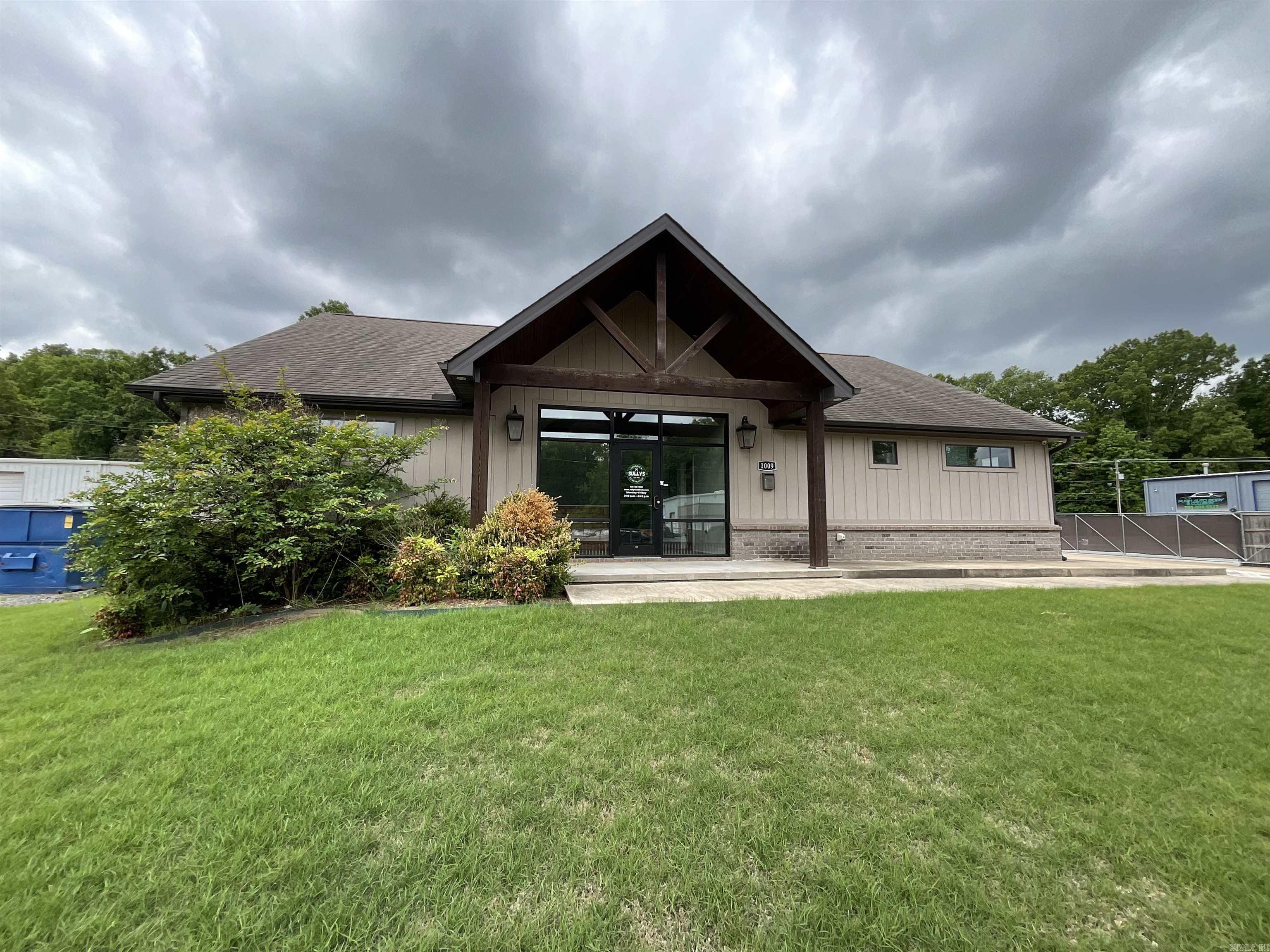 Metropolitan Commercial Estate - Commercial Sale