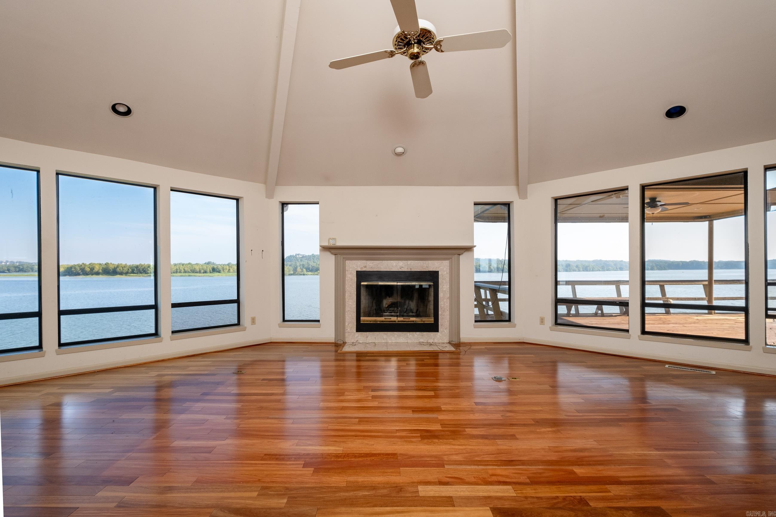 PINNACLE VALLEY - Residential