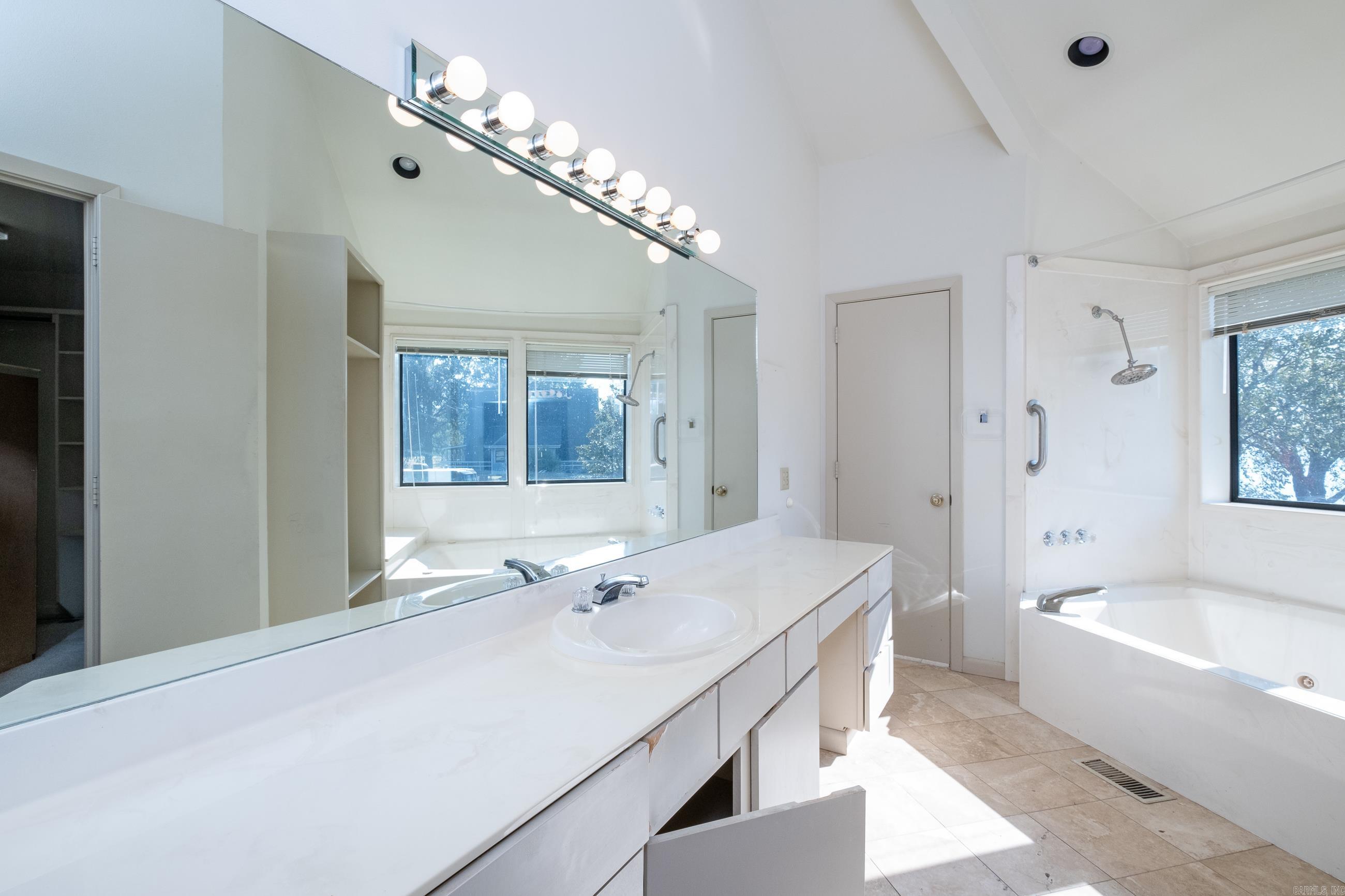 PINNACLE VALLEY - Residential