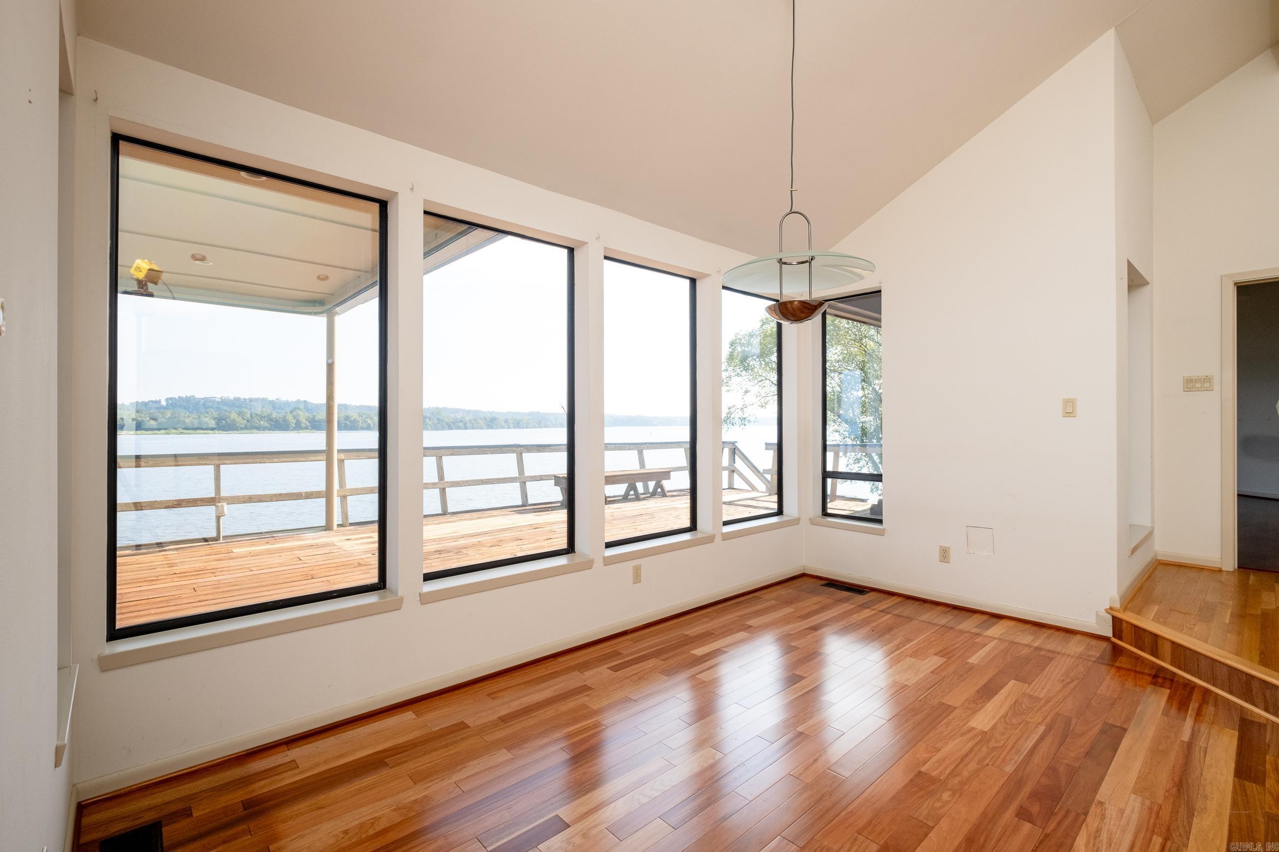 PINNACLE VALLEY - Residential