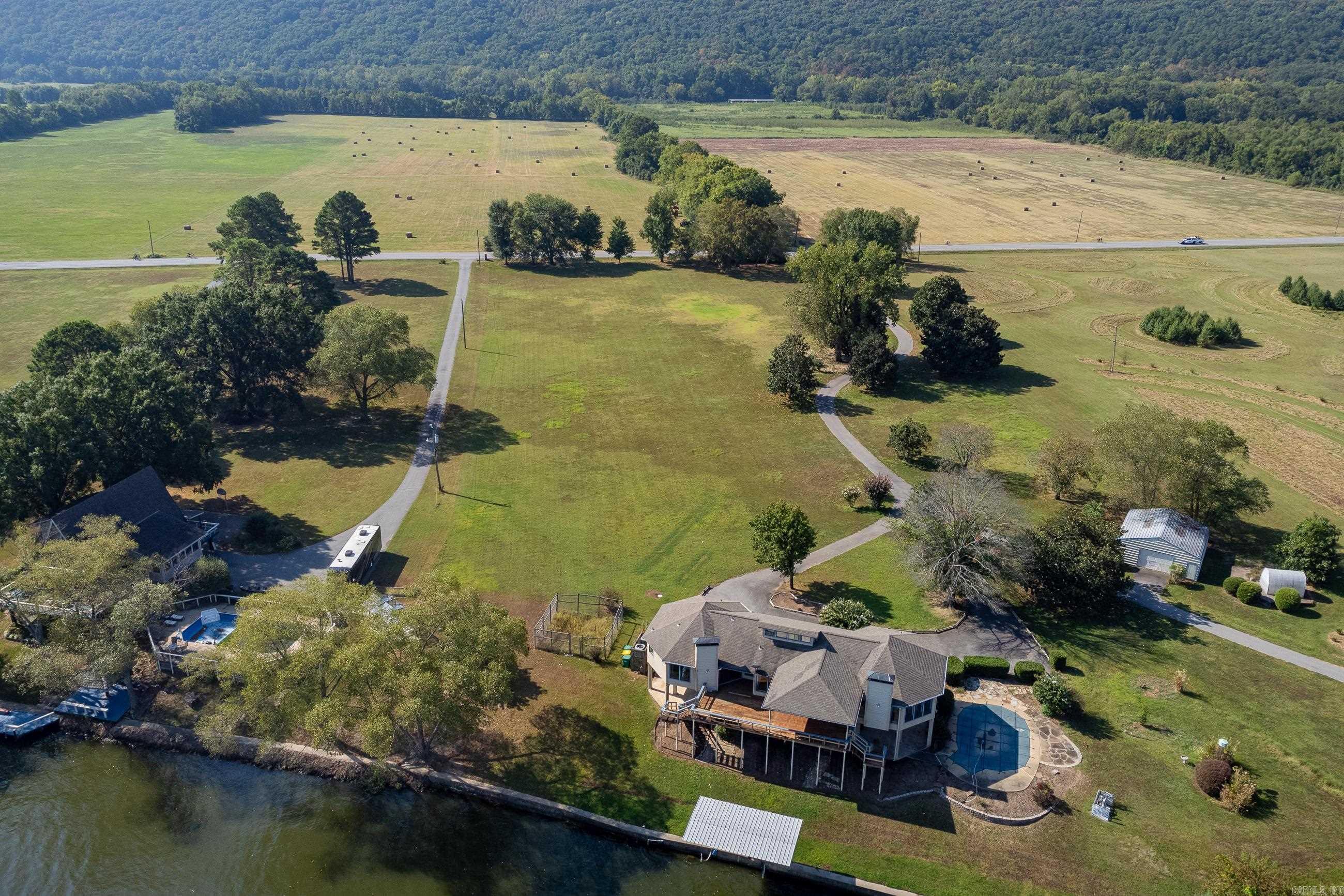 PINNACLE VALLEY - Residential