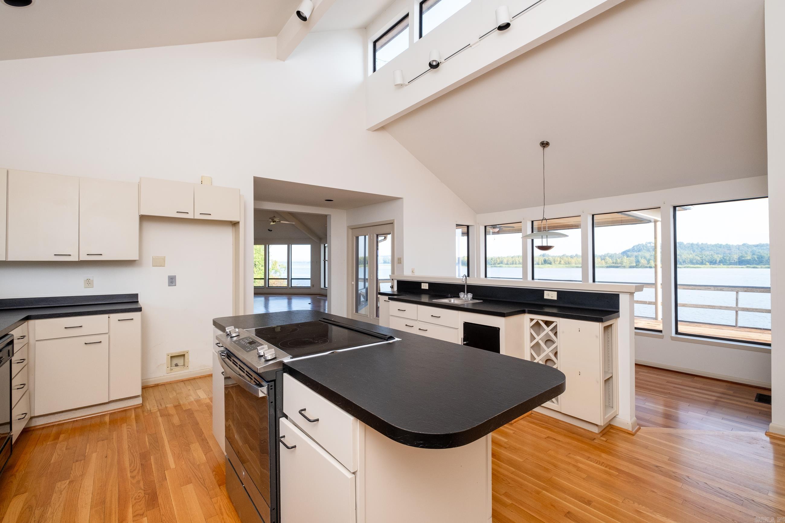 PINNACLE VALLEY - Residential