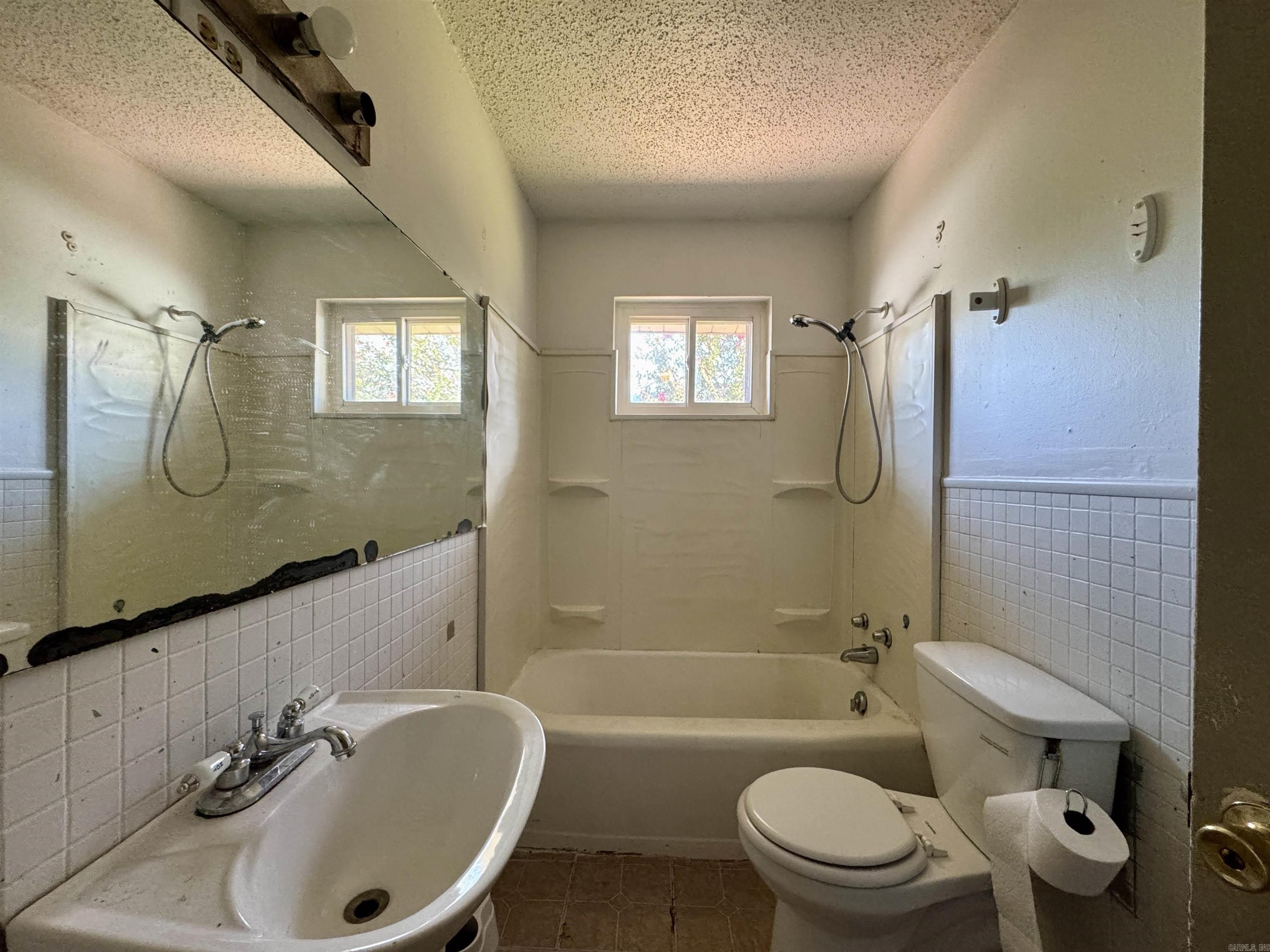 COLLINS - Residential