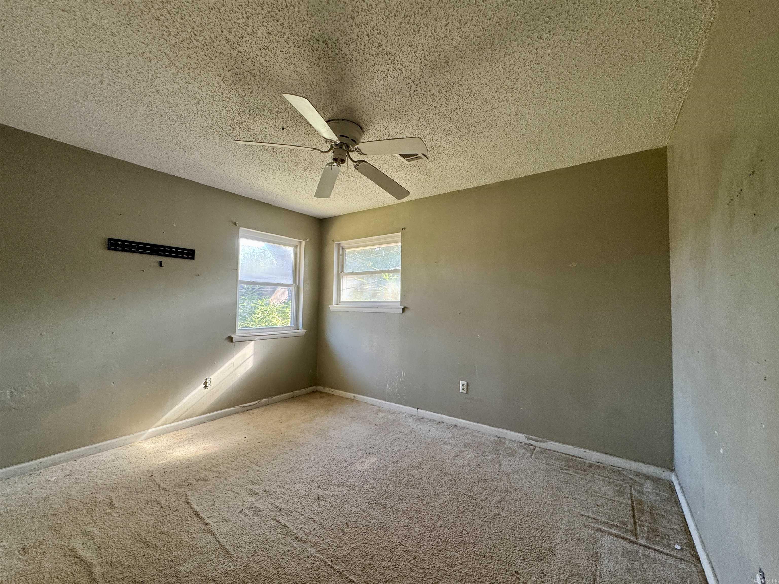 COLLINS - Residential