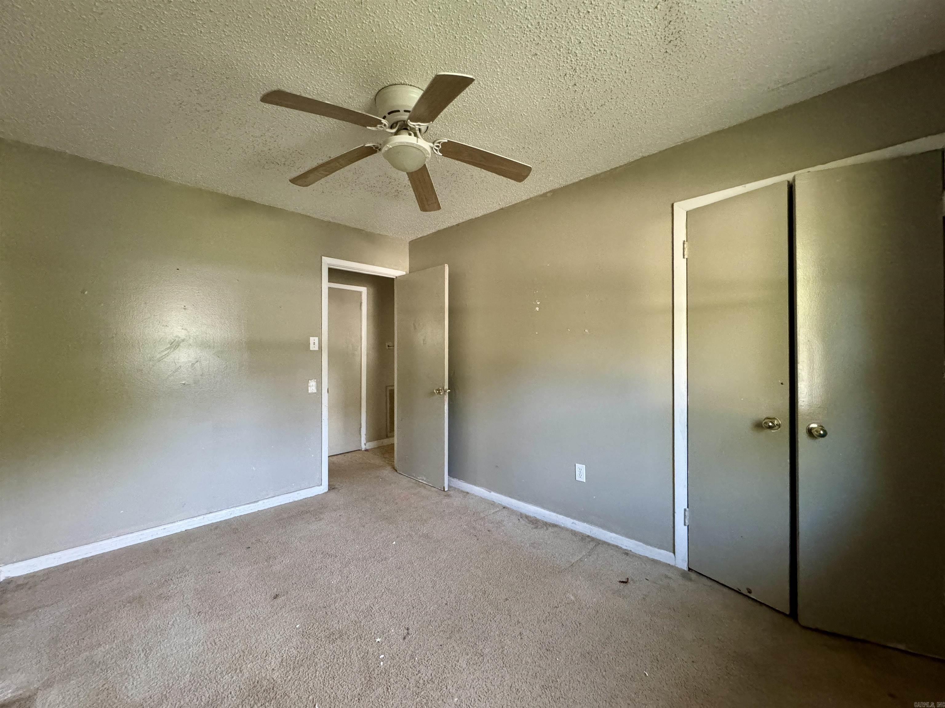 COLLINS - Residential