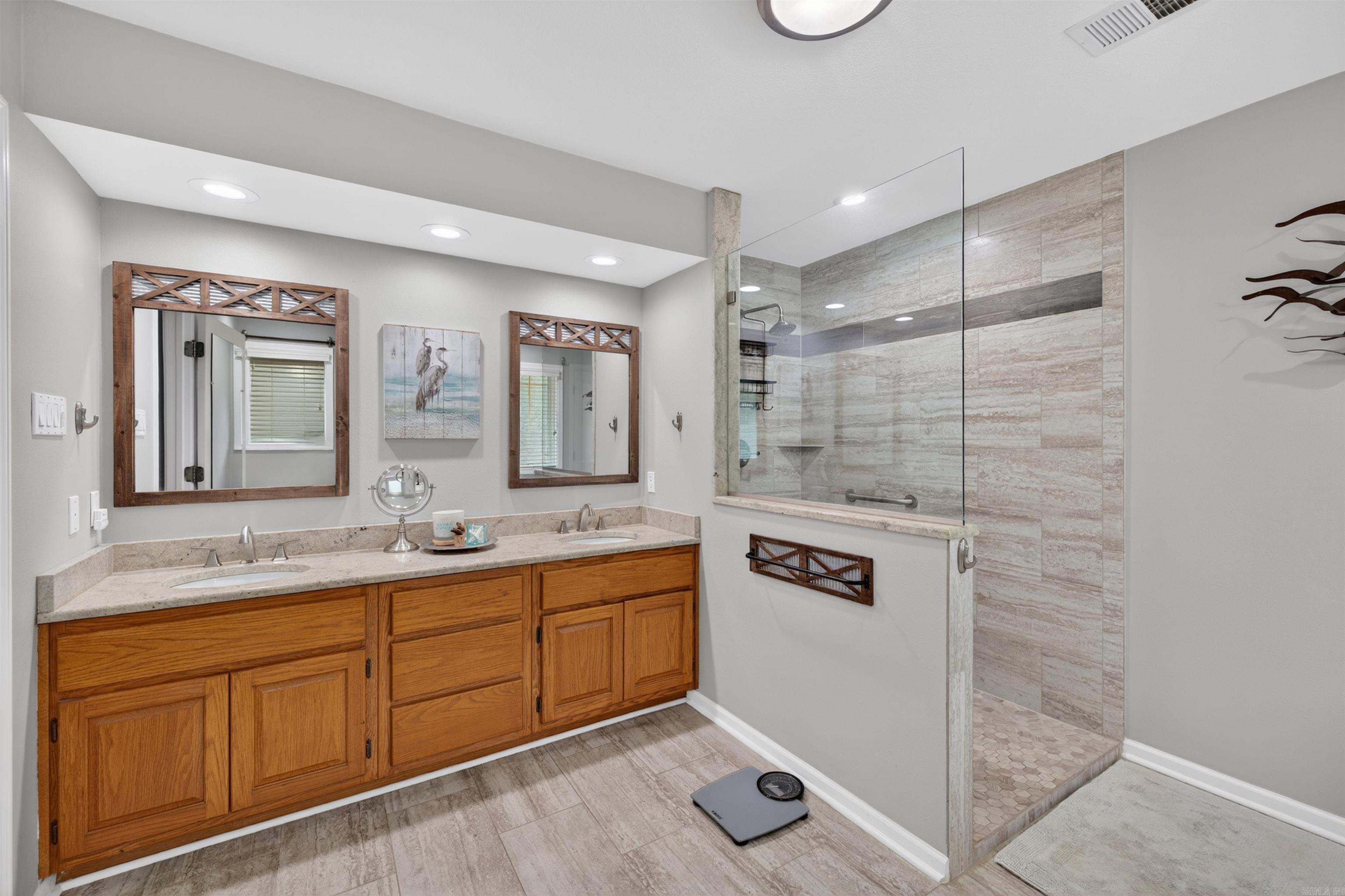 TIBURON - Residential