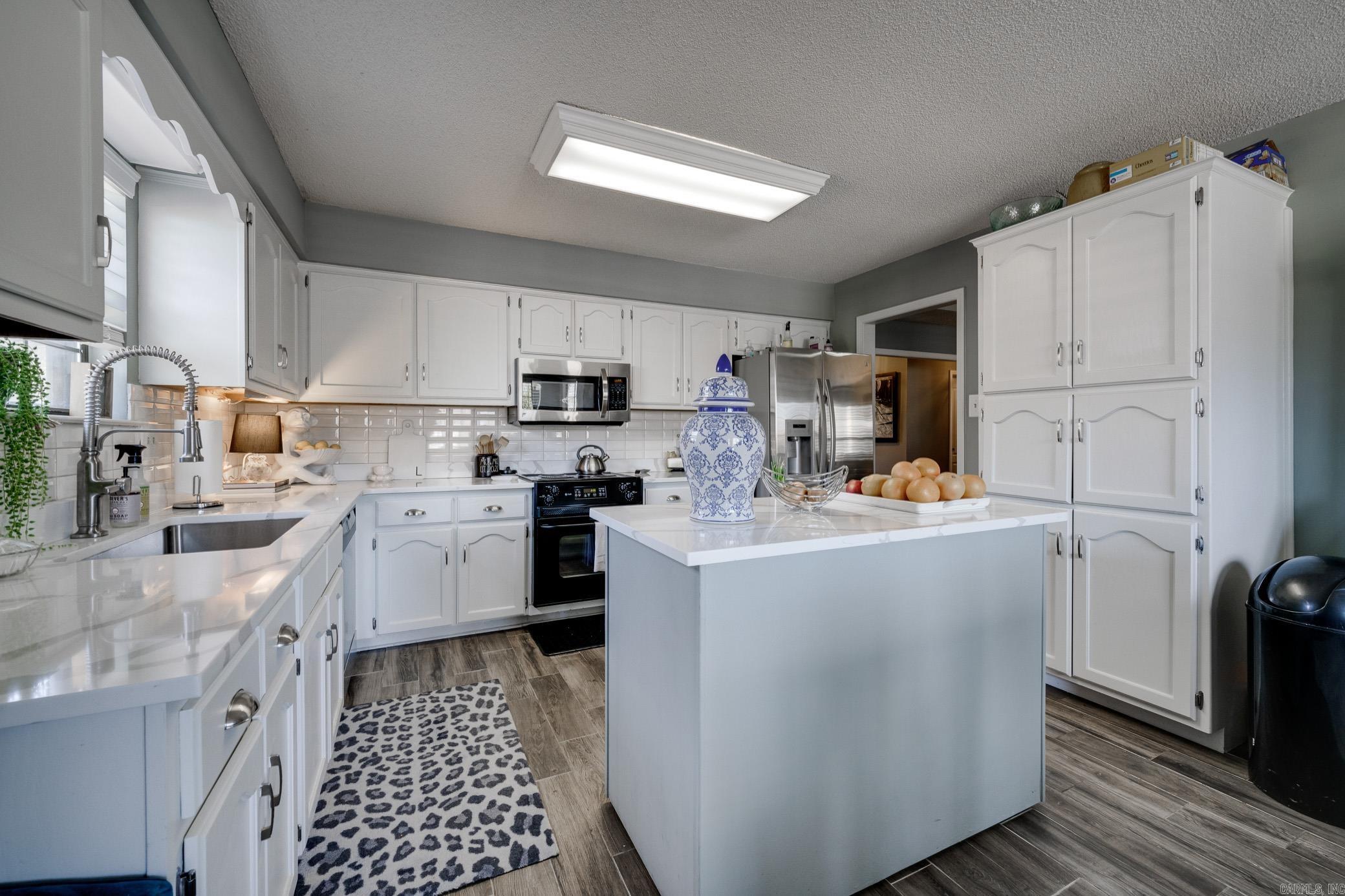 WESTLAKE - Residential