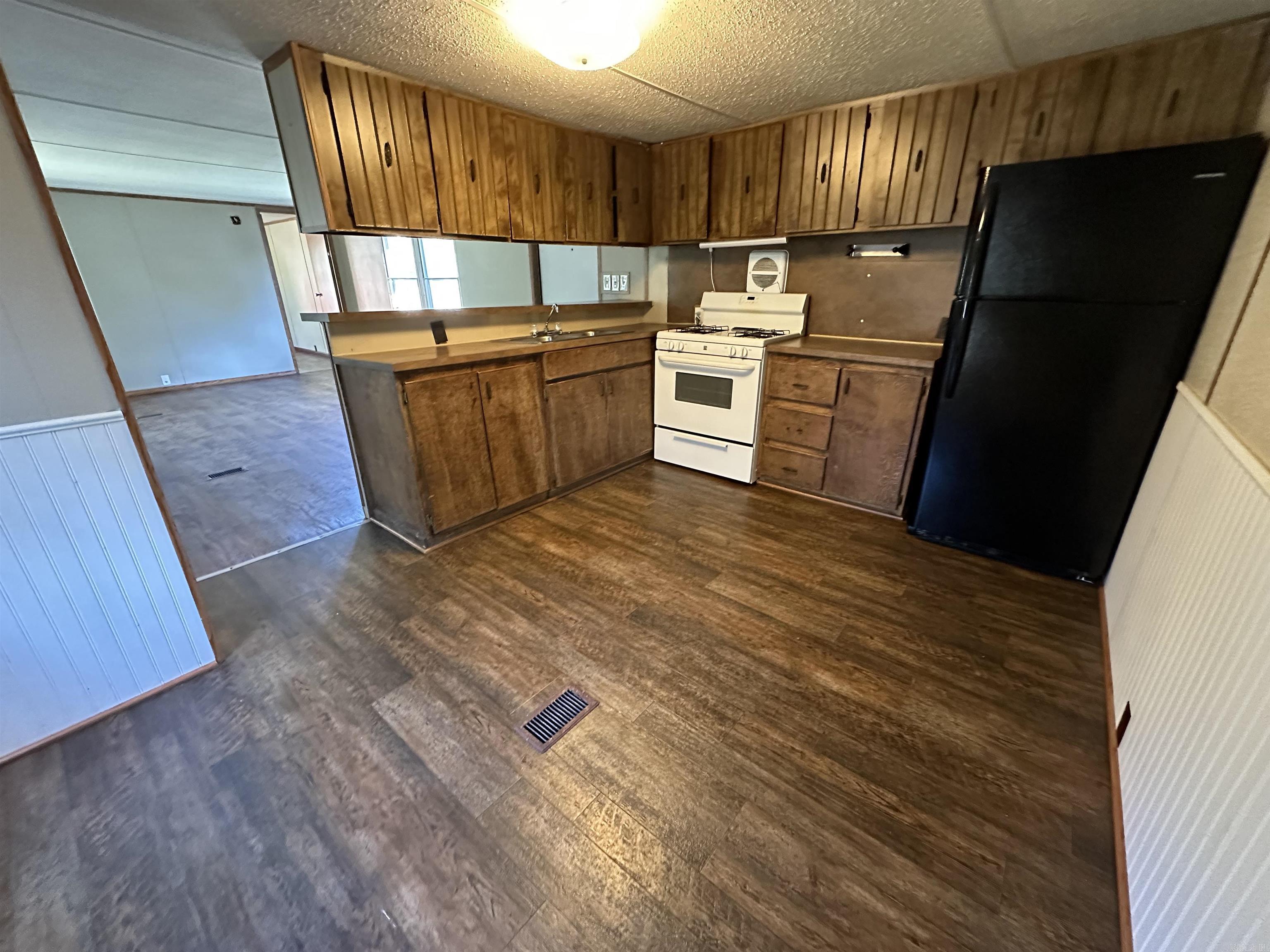 Not in Subdivision - Residential Lease