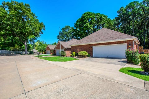 Photo of 2602 Laurel, Benton, AR 72015 (MLS # 26042209)