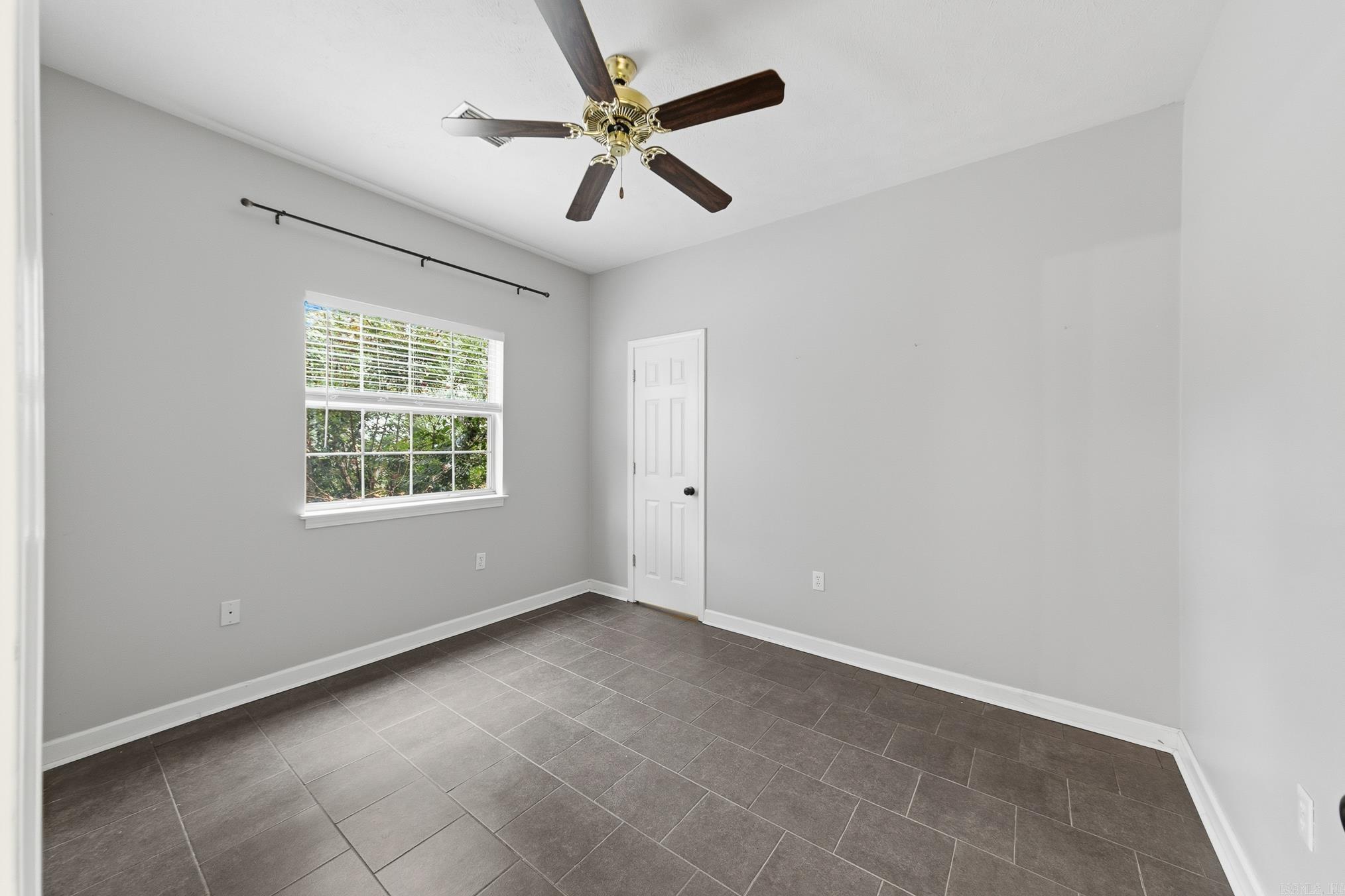 ROYAL OAKS - Residential