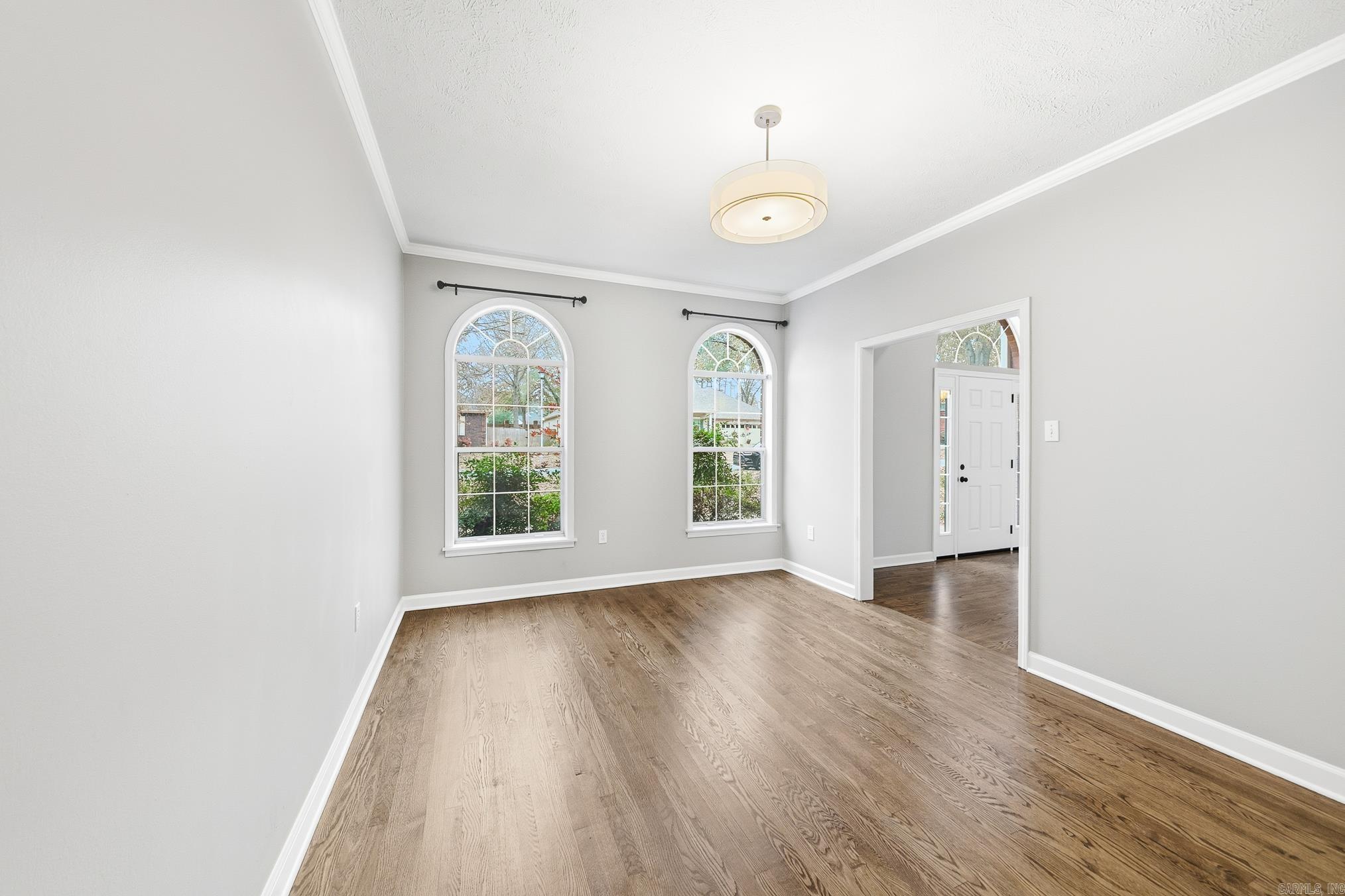 ROYAL OAKS - Residential