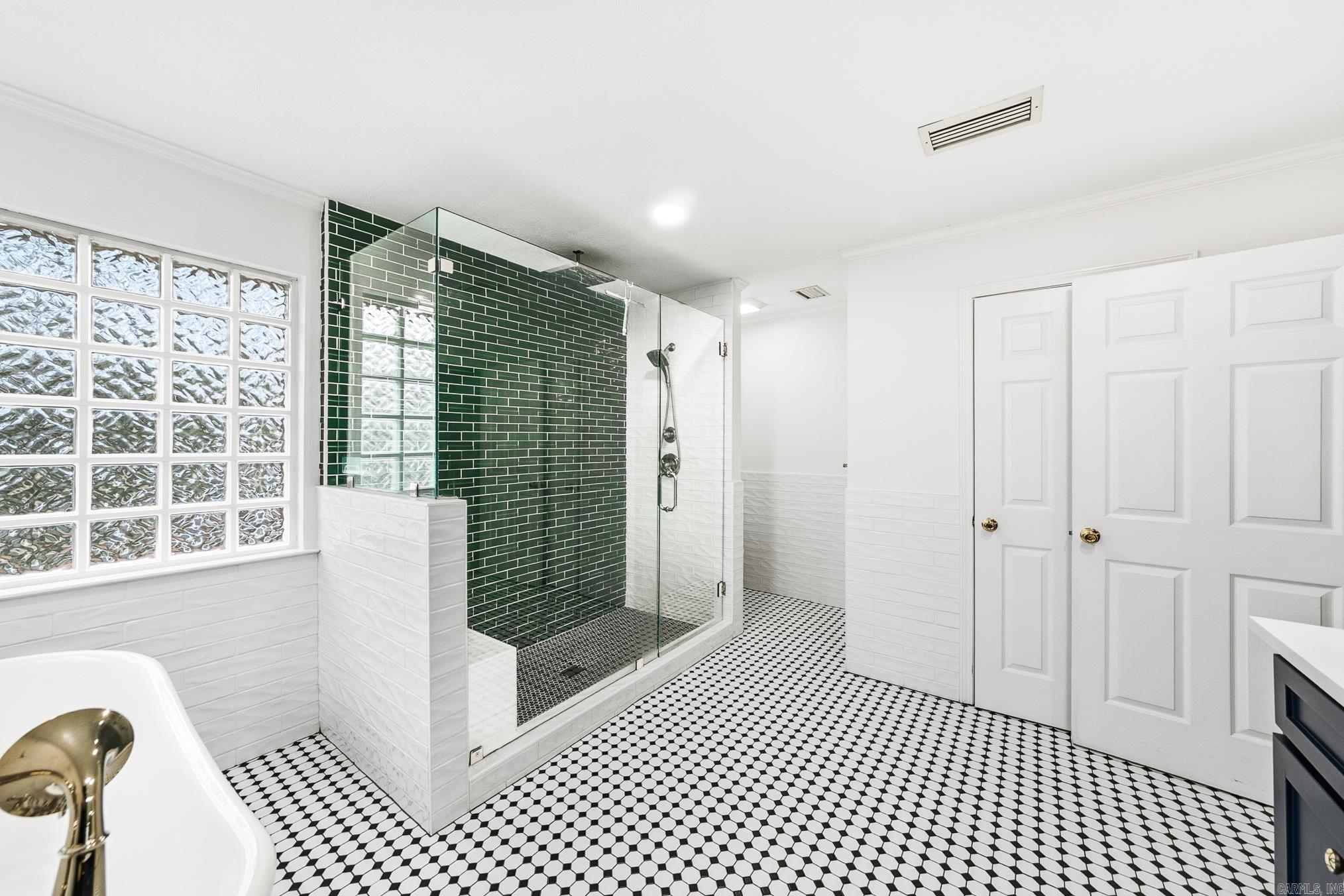 ROYAL OAKS - Residential