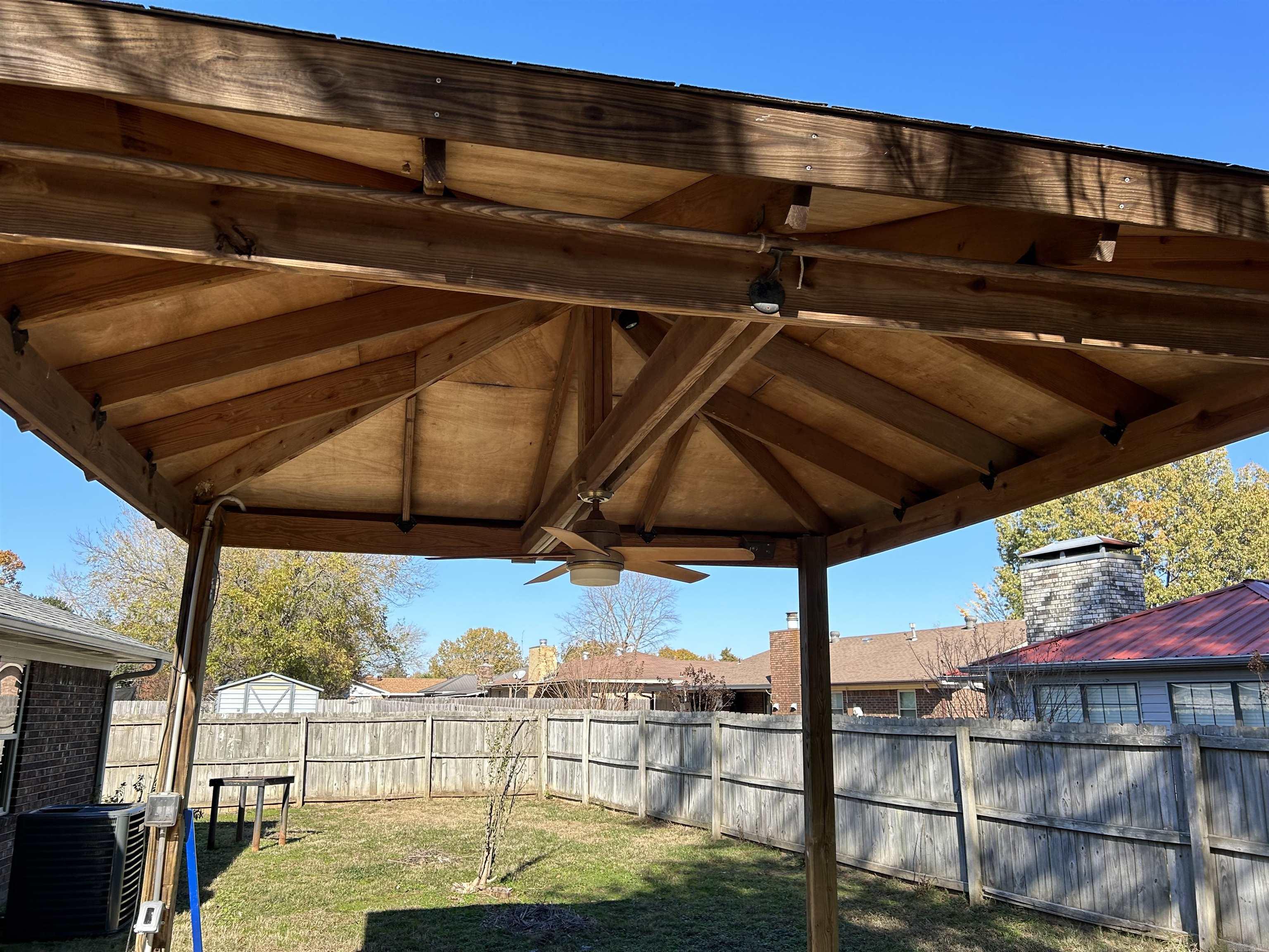 STONEWALL - Residential