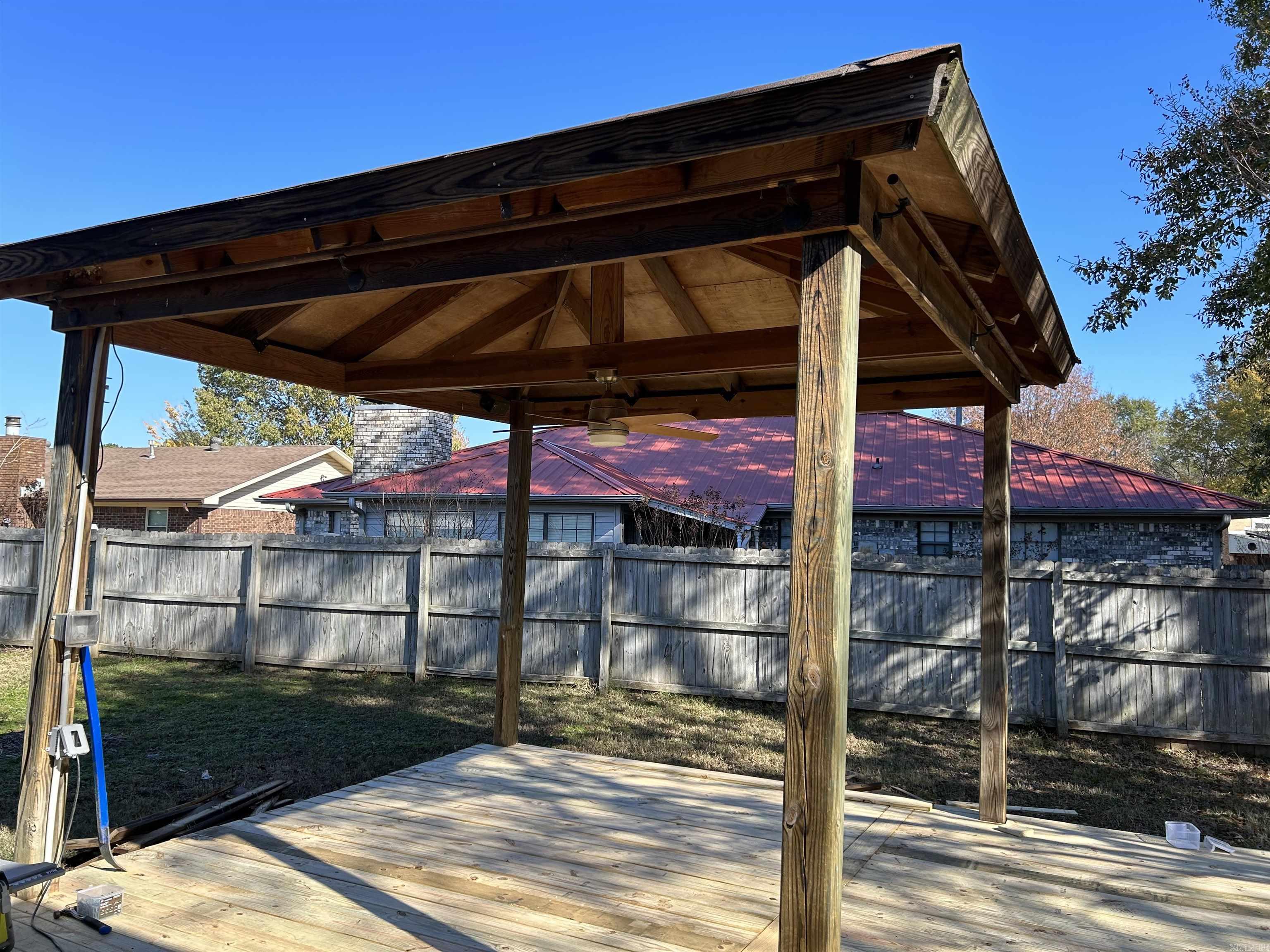 STONEWALL - Residential