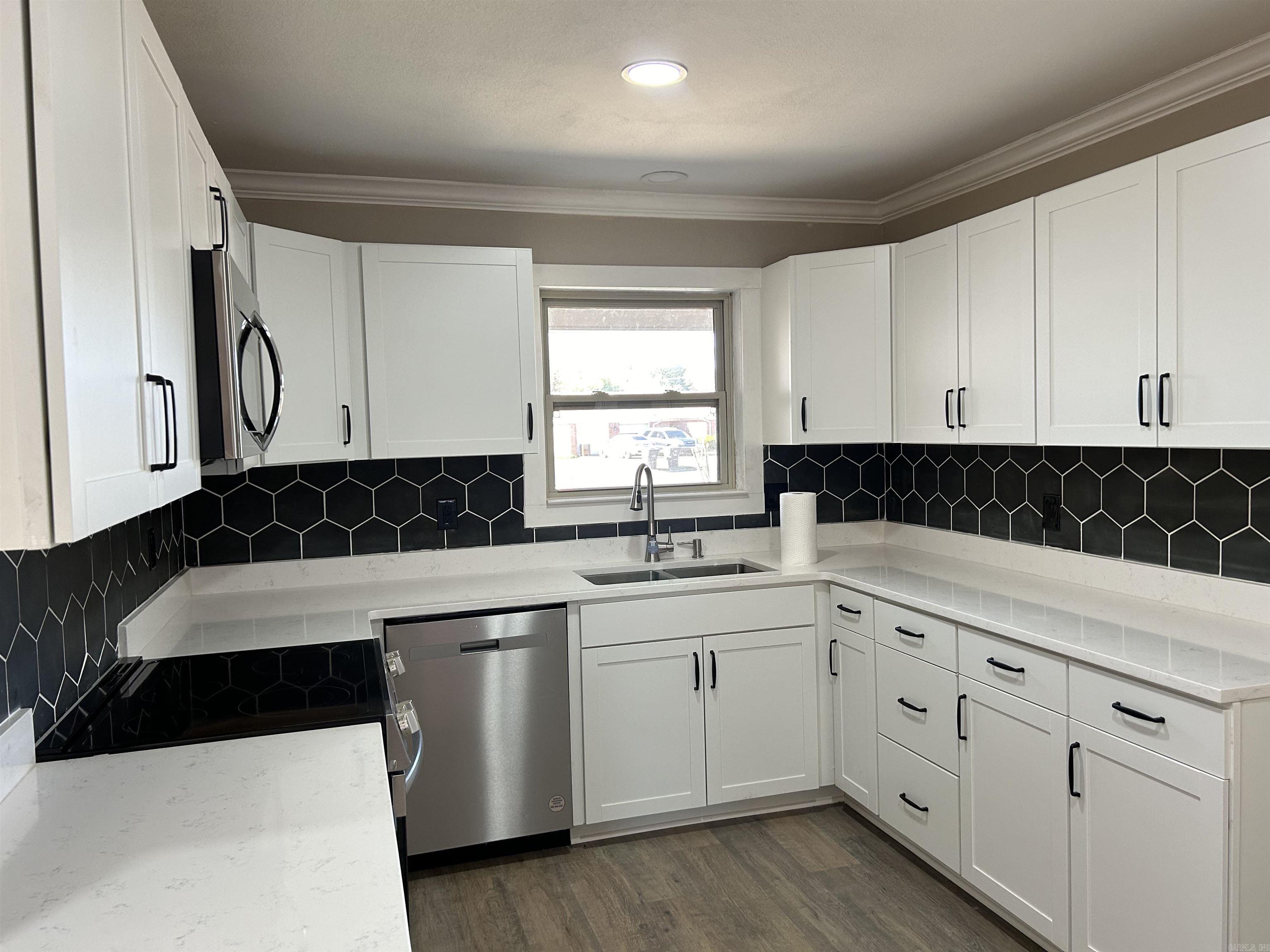 STONEWALL - Residential