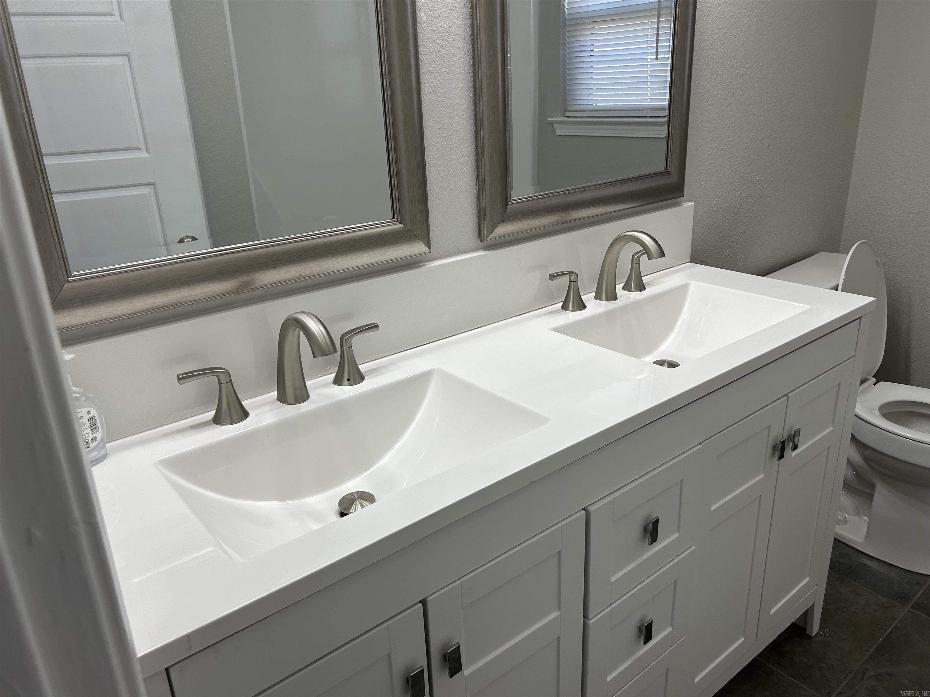 STONEWALL - Residential