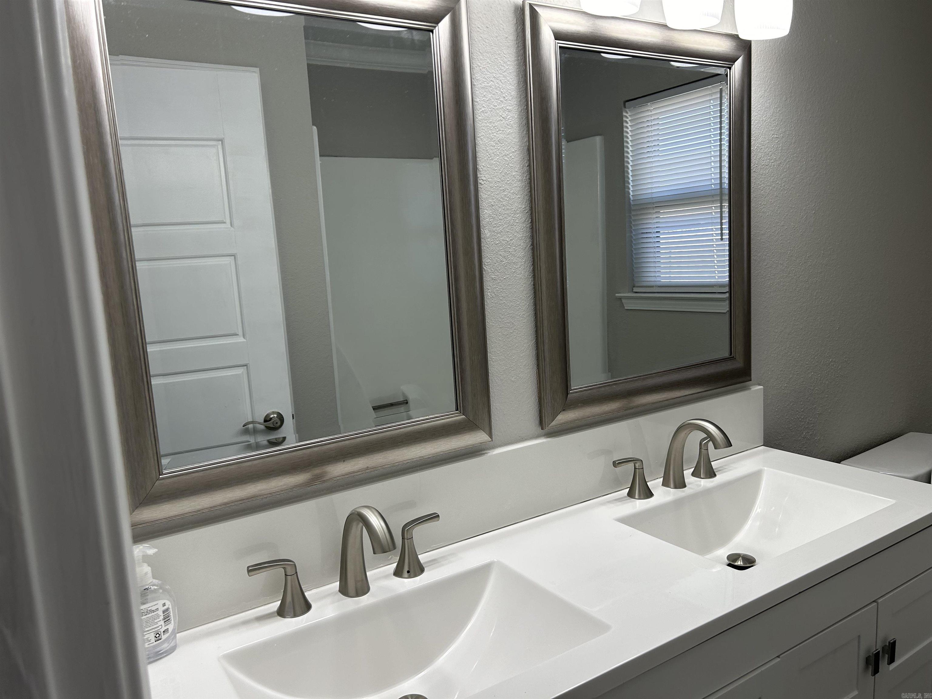 STONEWALL - Residential