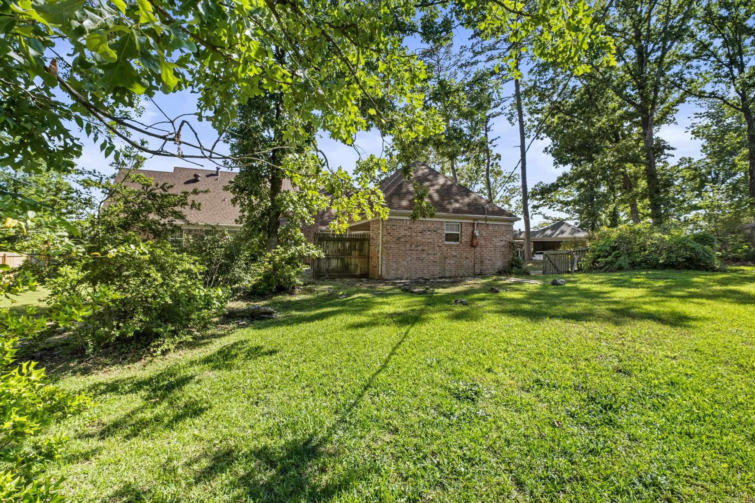 COLONY WEST - Residential