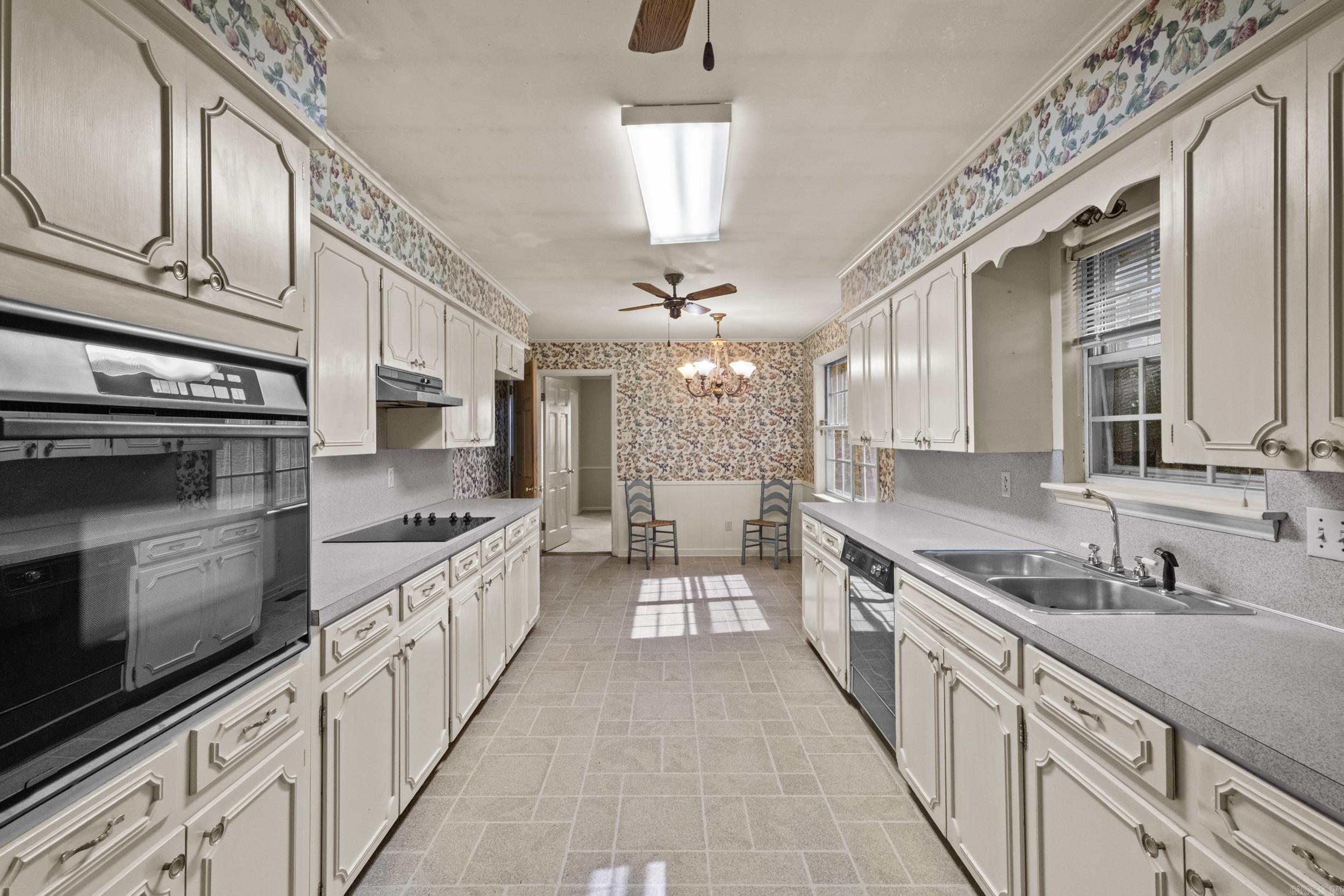 COLONY WEST - Residential