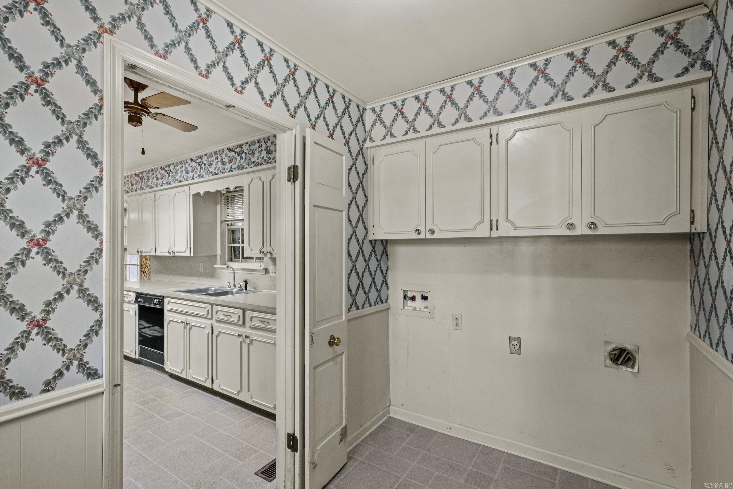 COLONY WEST - Residential