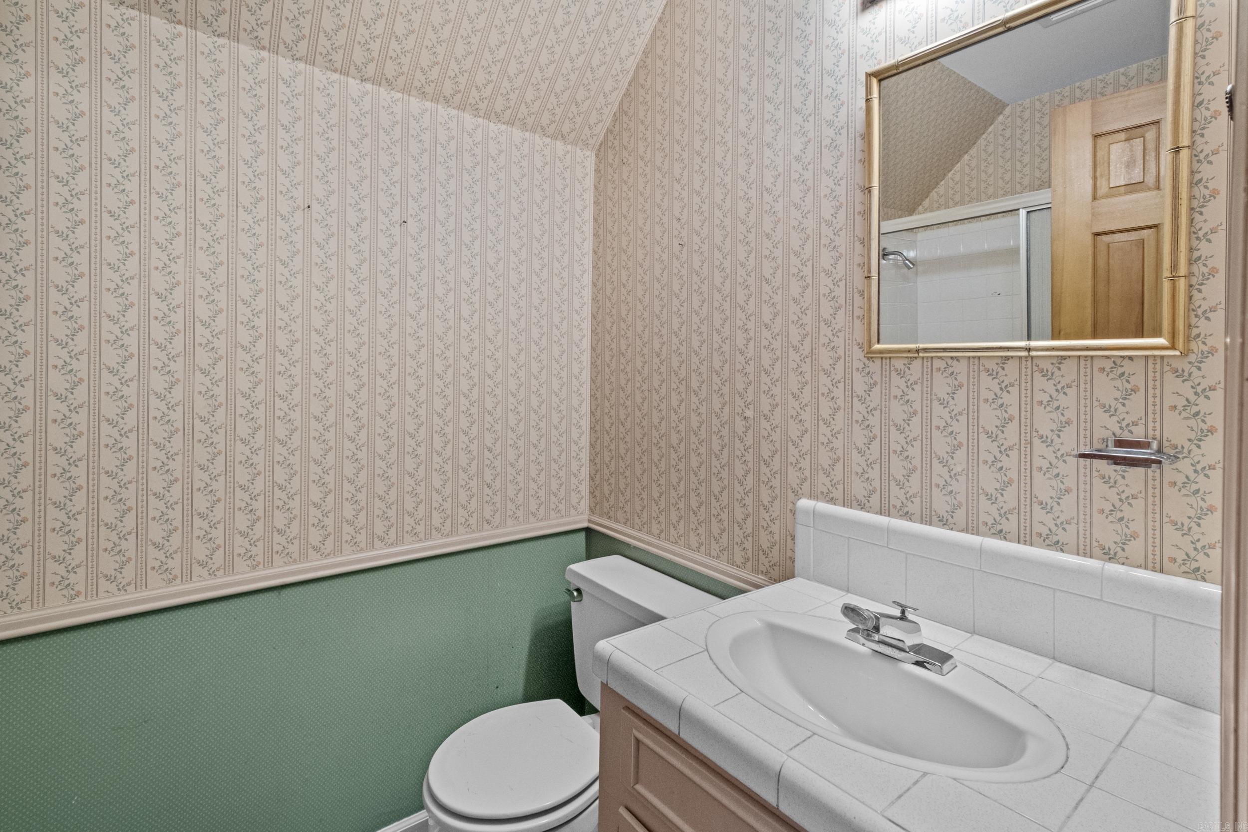 COLONY WEST - Residential