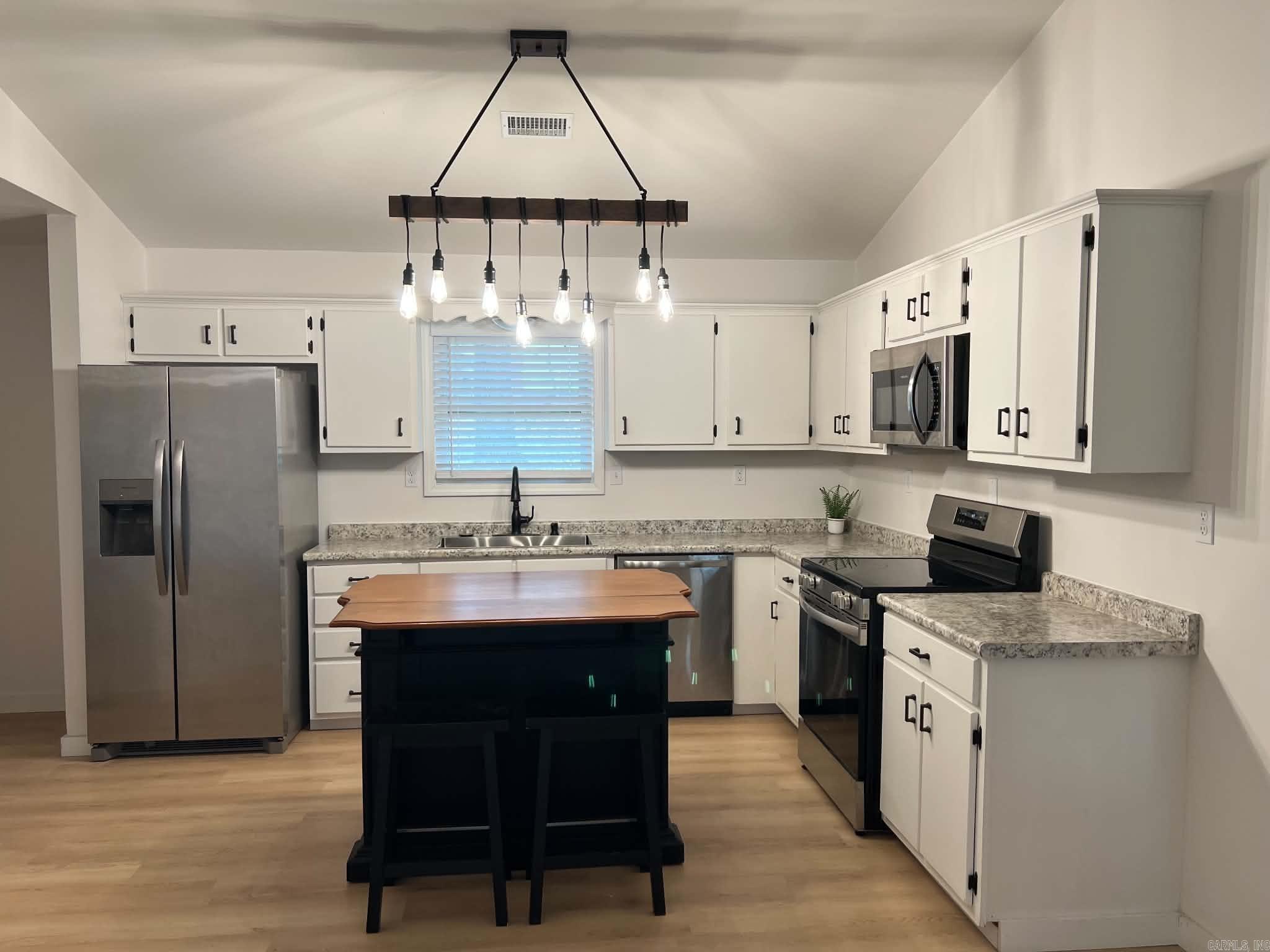 WOOD TRACE FIRST - Residential