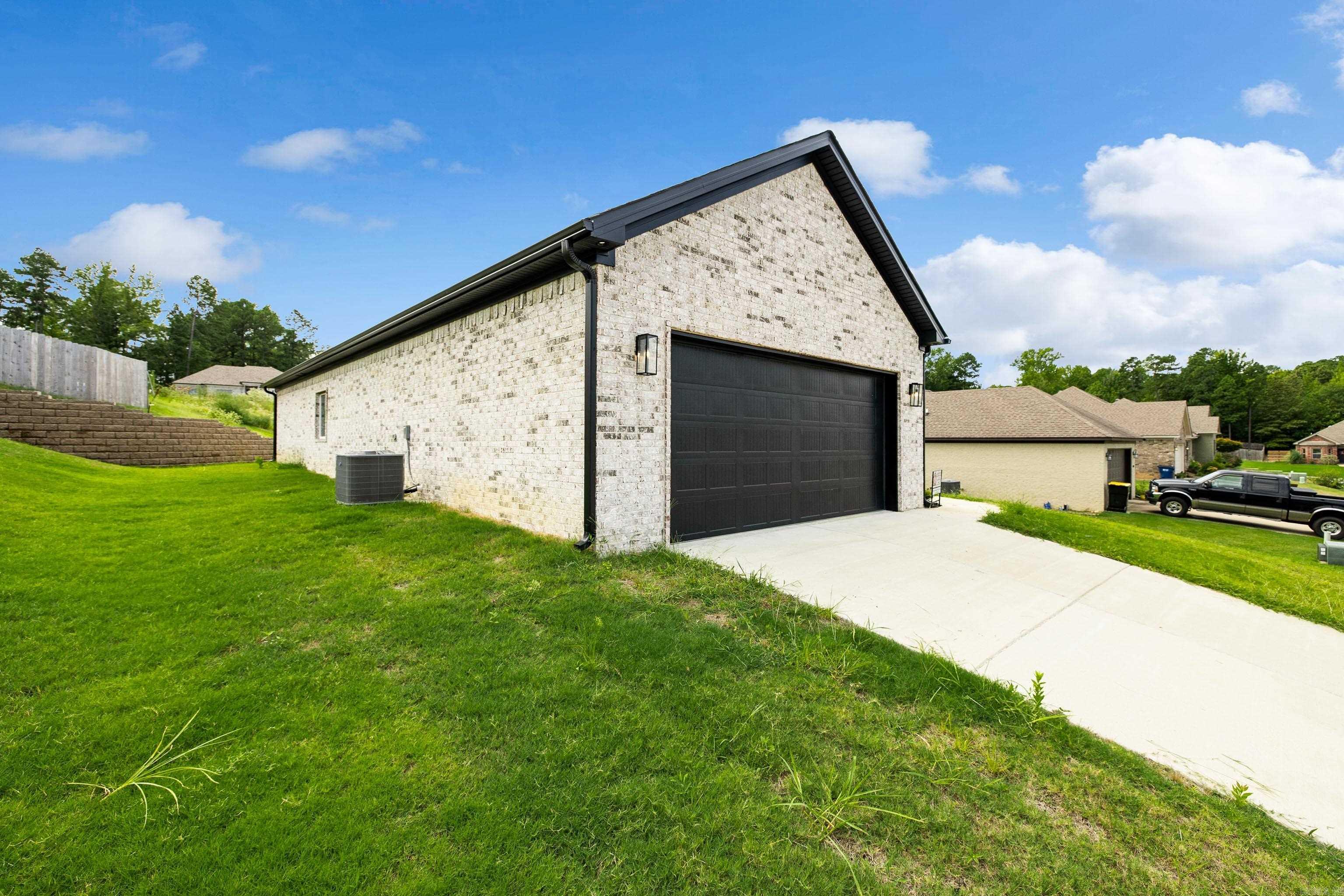 CYPRESS VALLEY - Residential
