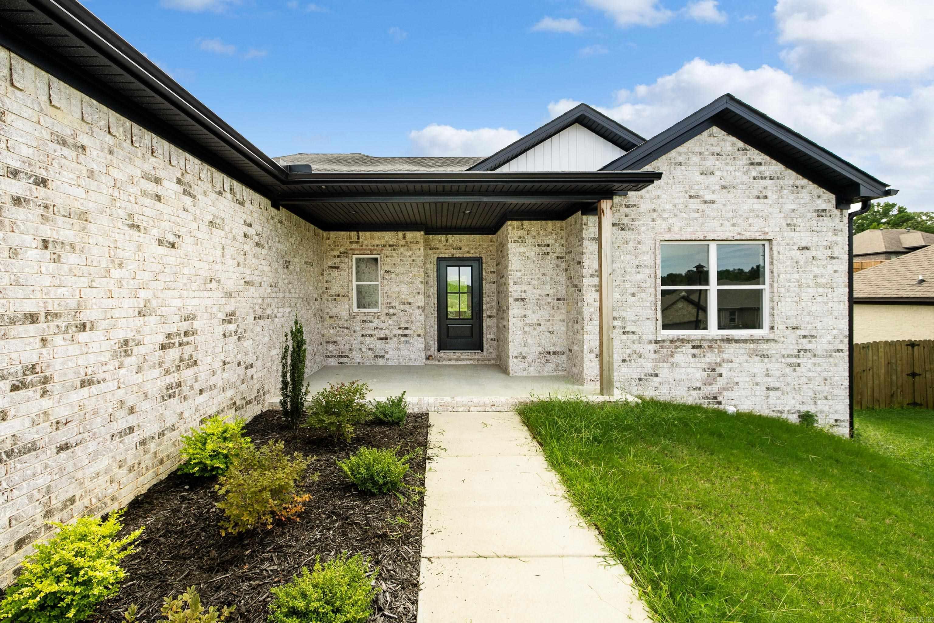 CYPRESS VALLEY - Residential