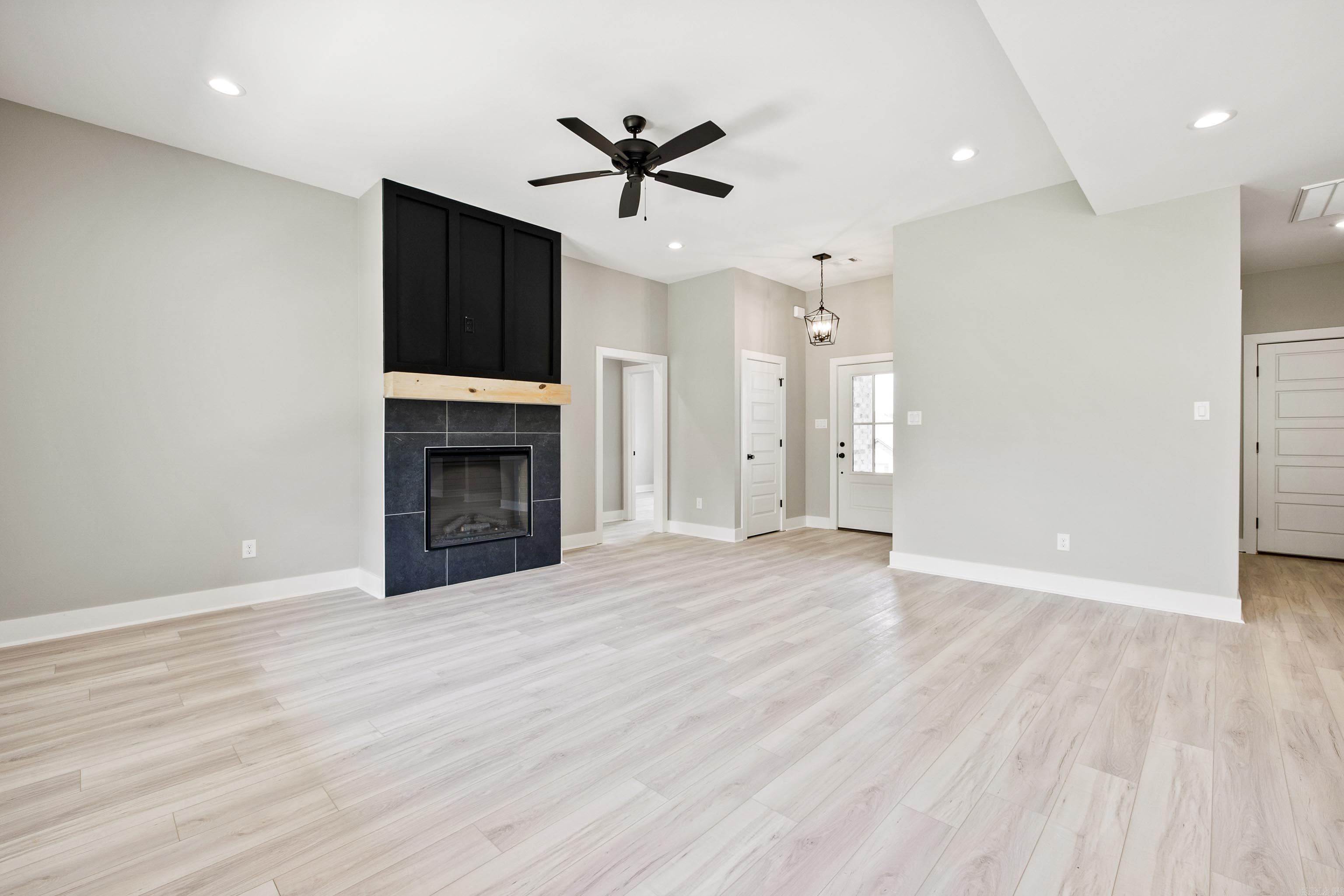 CYPRESS VALLEY - Residential