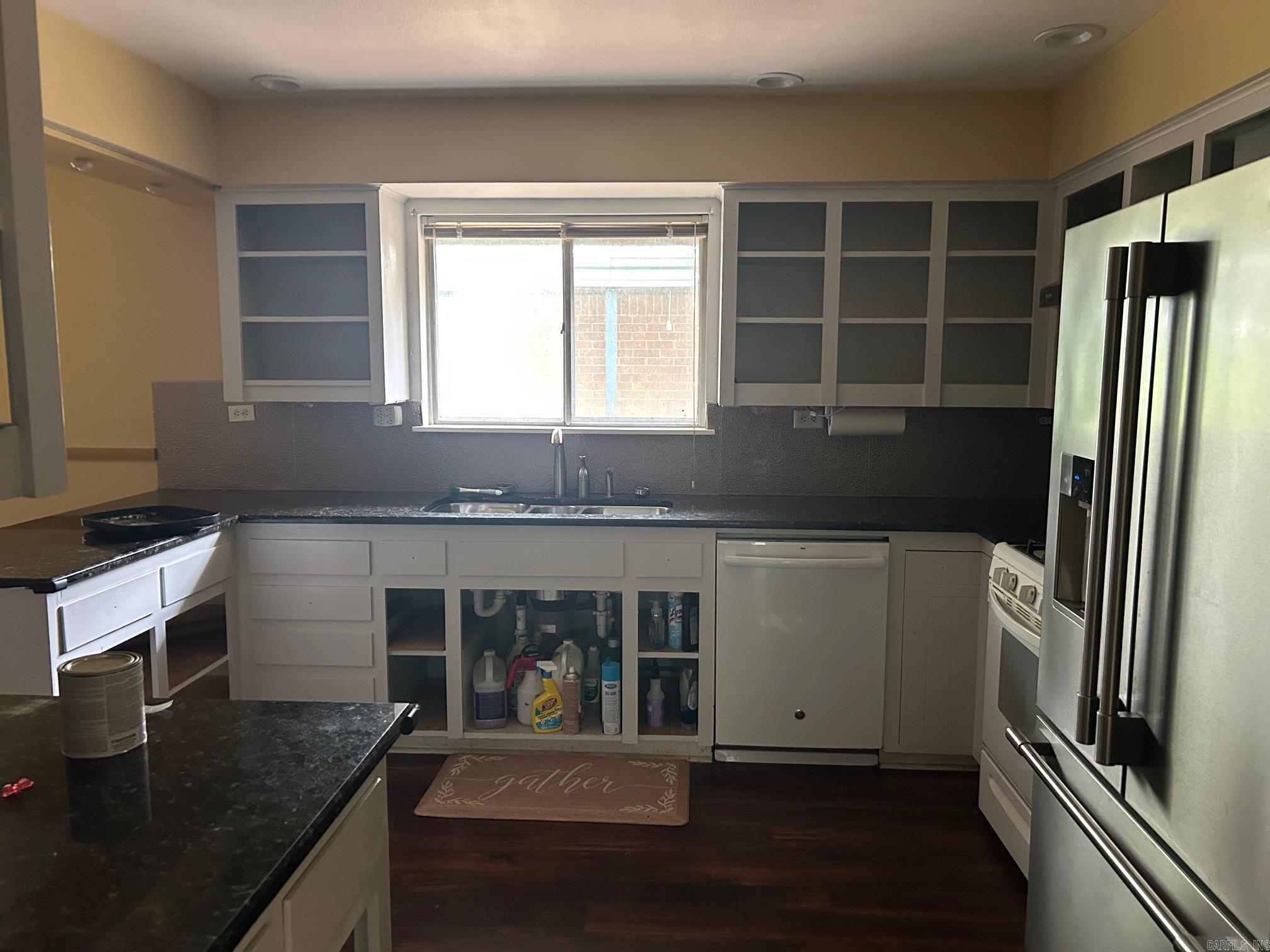 INDIANHEAD LAKES EST - Residential