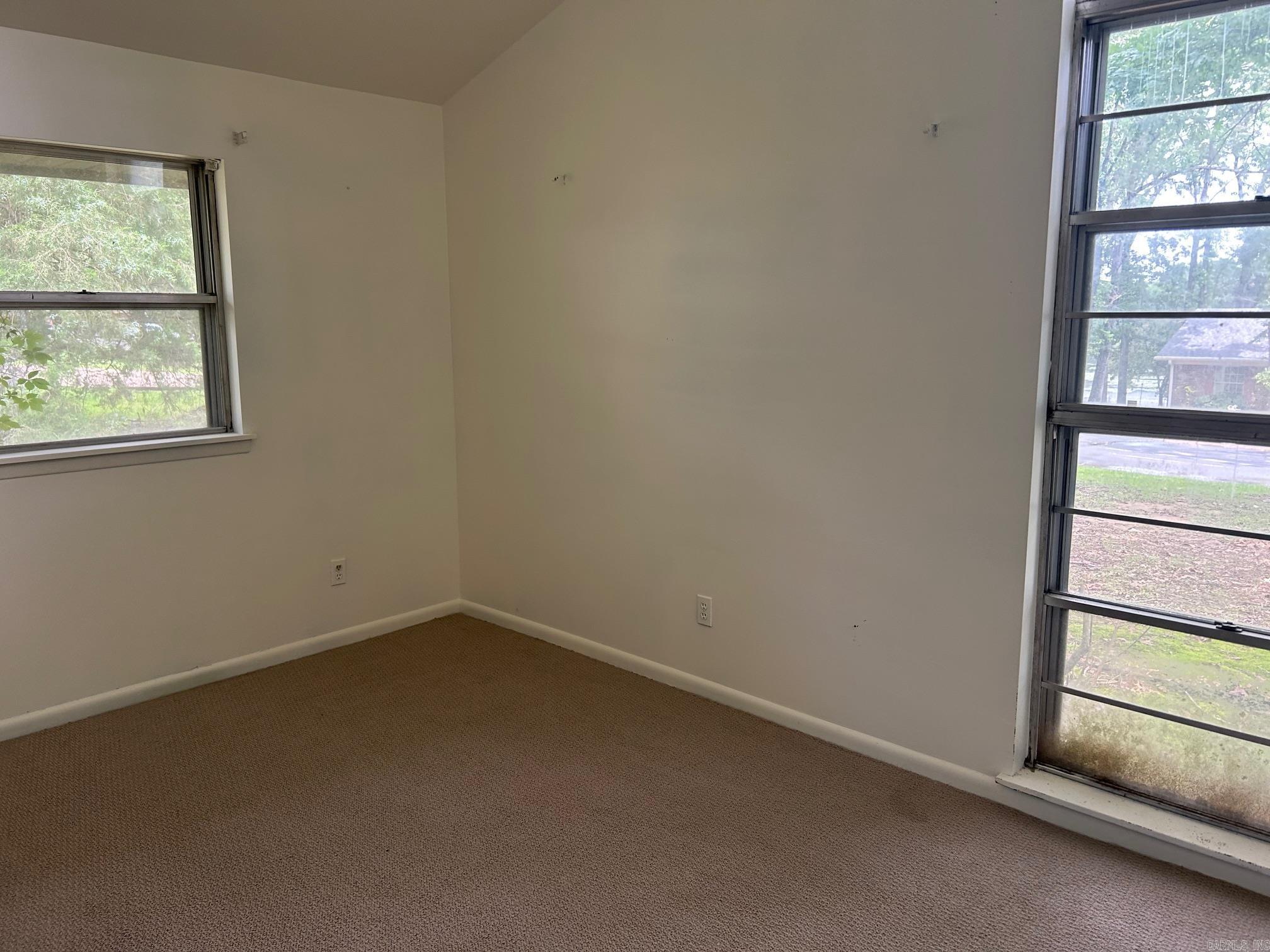 INDIANHEAD LAKES EST - Residential