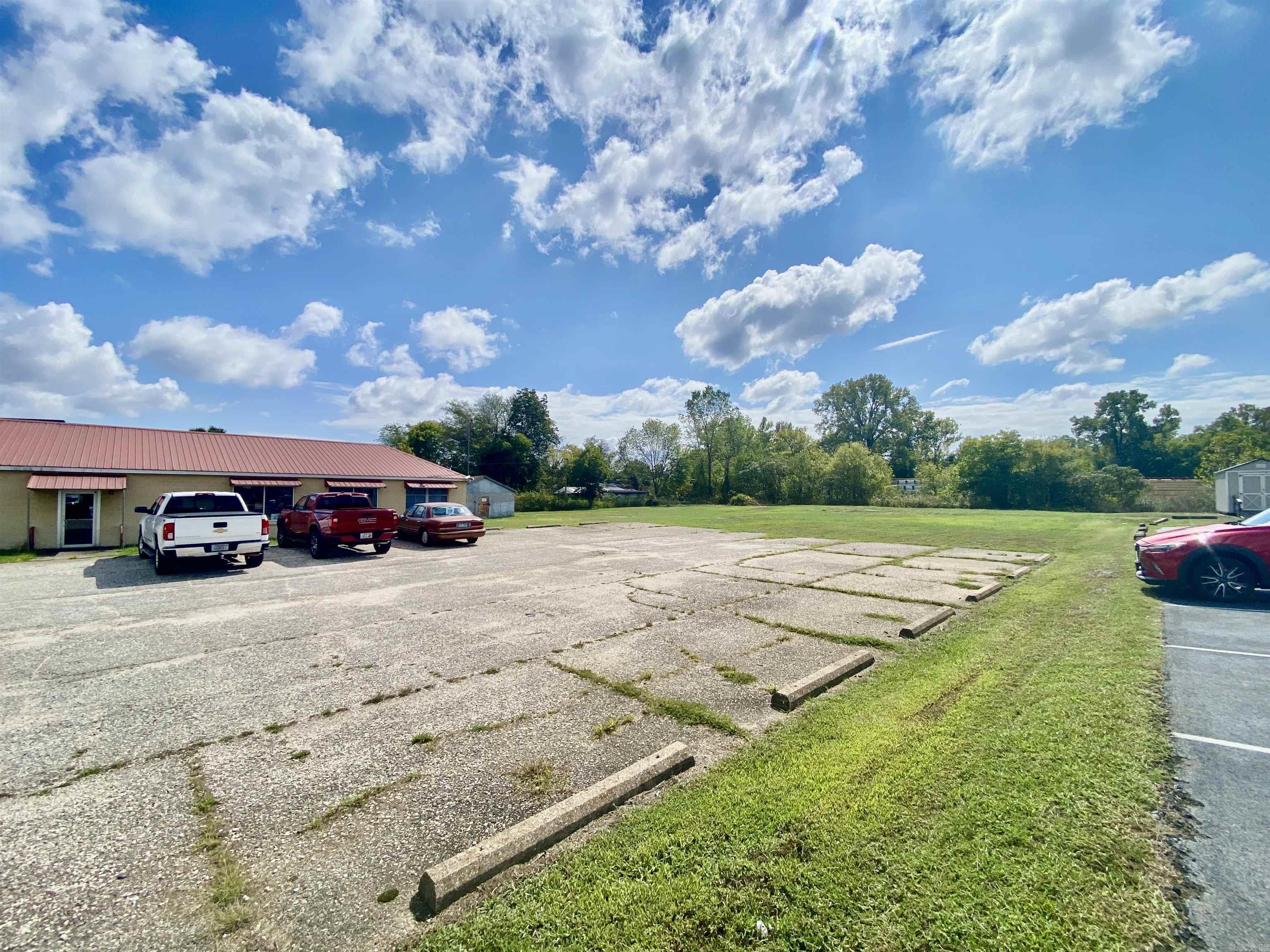 Lund and Hill Origtownmal - Commercial Sale