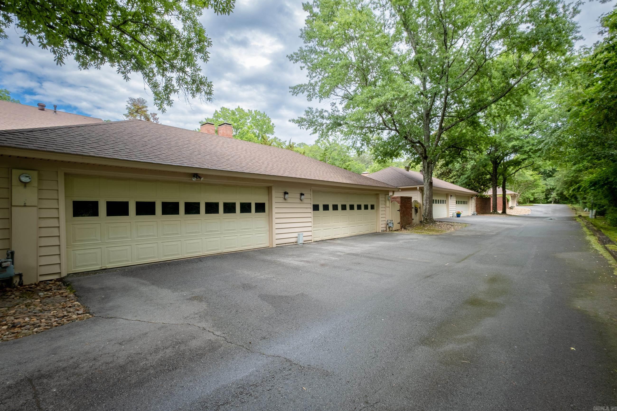 COUNTRY PLACE HPR - Residential