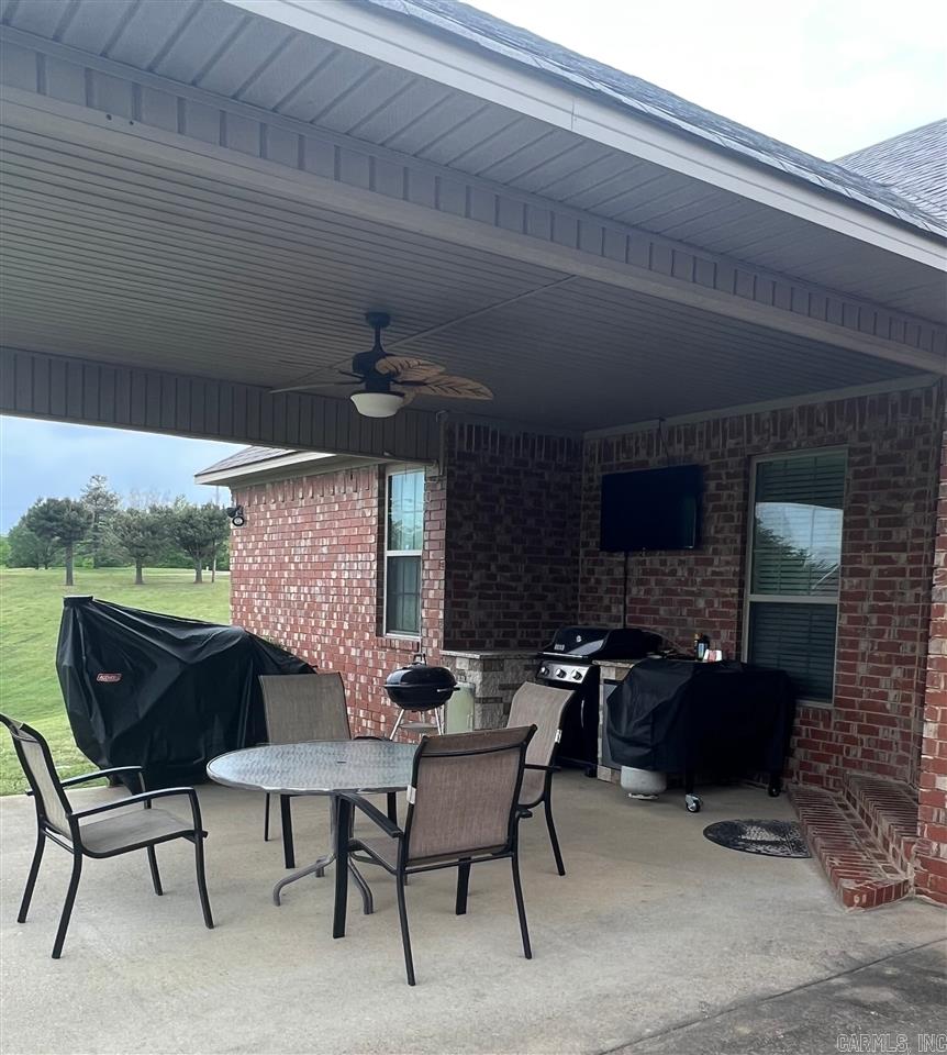 MOORE ESTATES - Residential