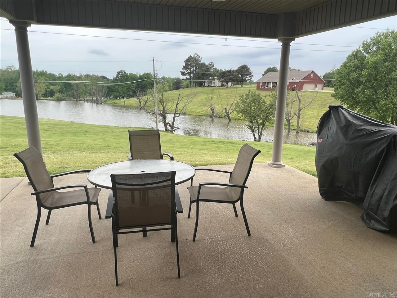 MOORE ESTATES - Residential